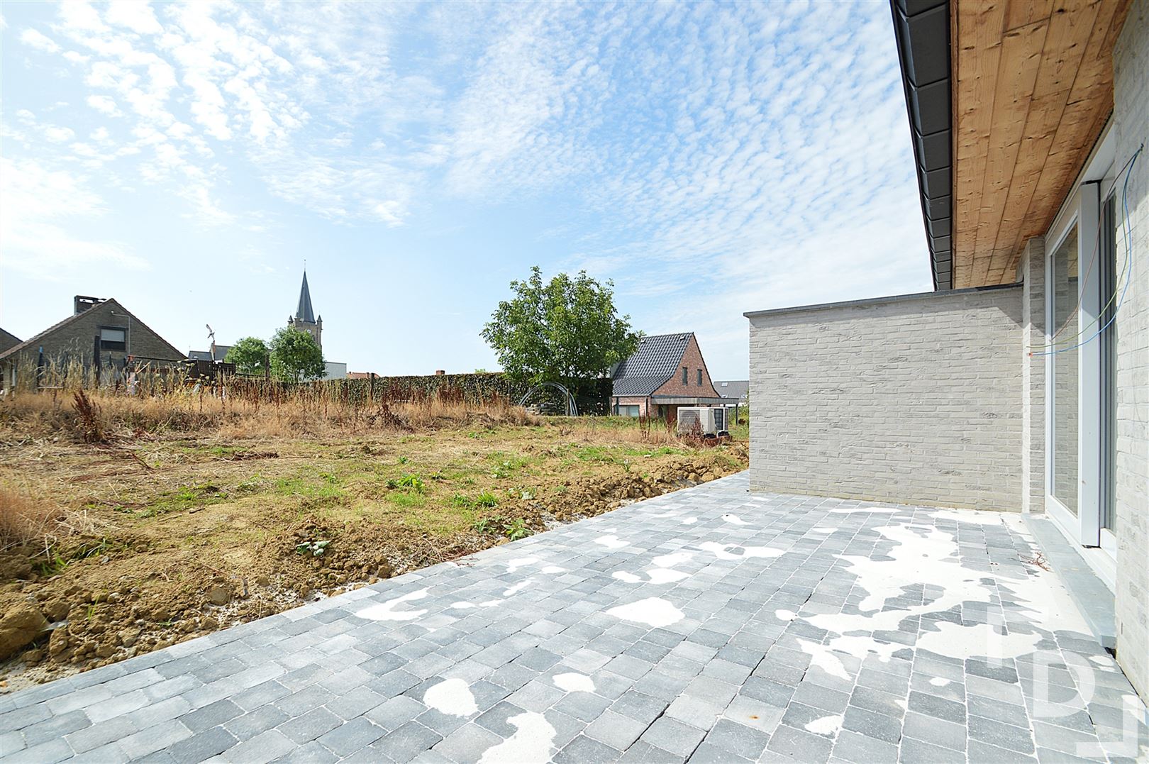 Nieuwbouwwoning met carport te huur in Wijtschate. foto 18