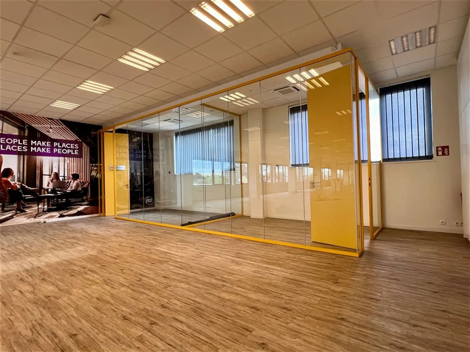 Afgewerkt kantoor aan de Gentse voorhaven foto 6