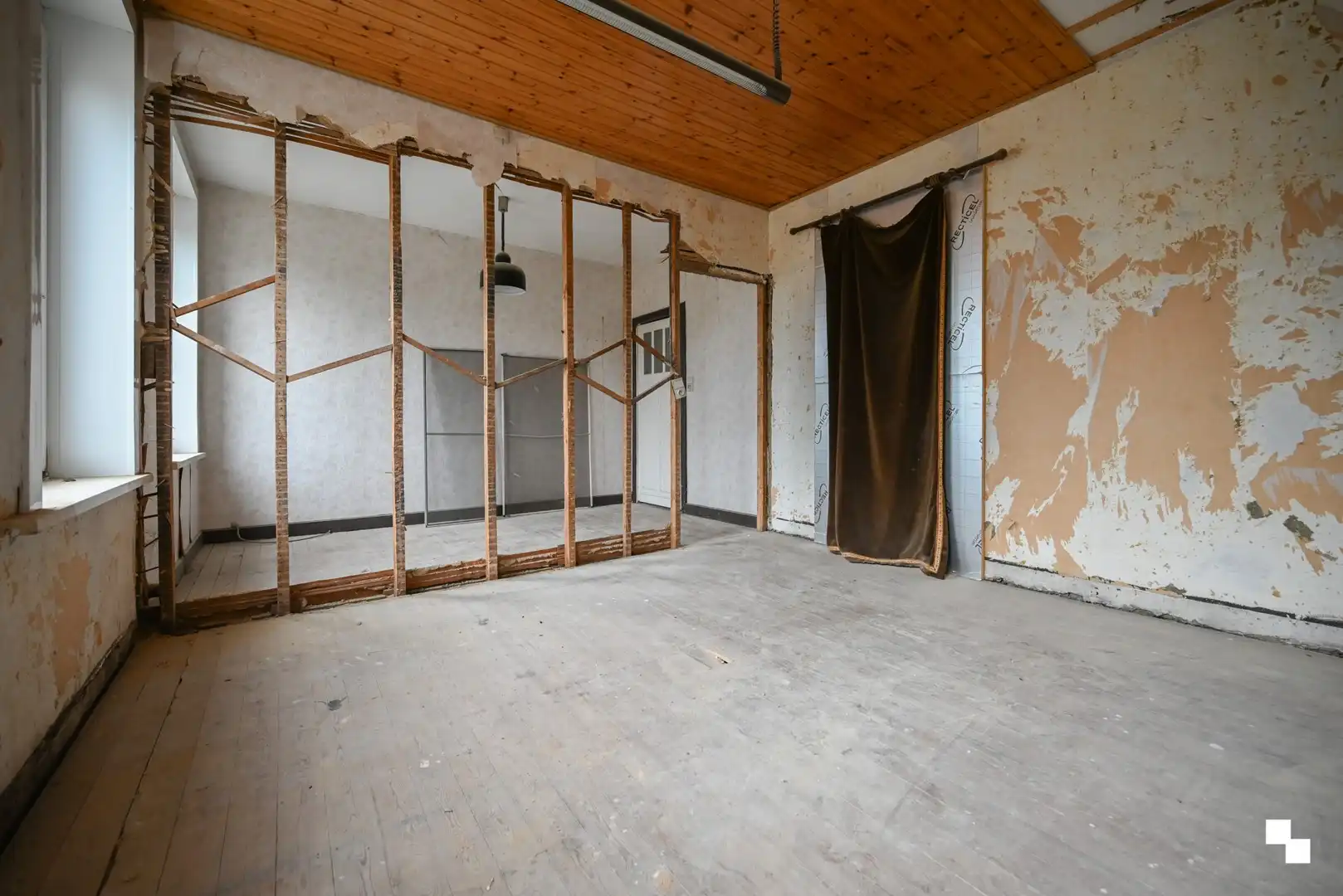 Karaktervolle woning met ruime tuin en dubbele garage te Ingelmunster foto 32