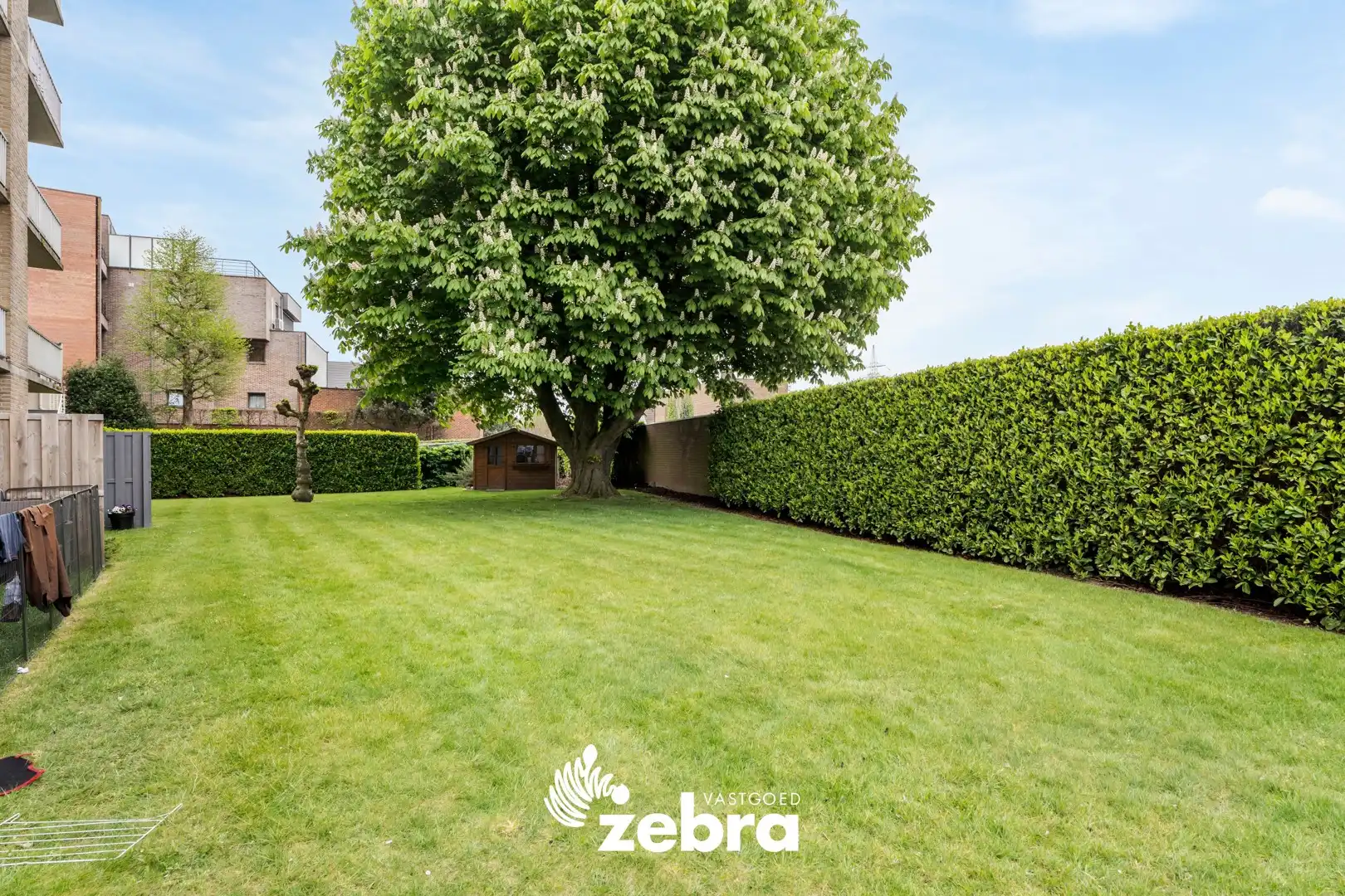 Licht op te frissen appartement op een centrale ligging te Roeselare! foto 13