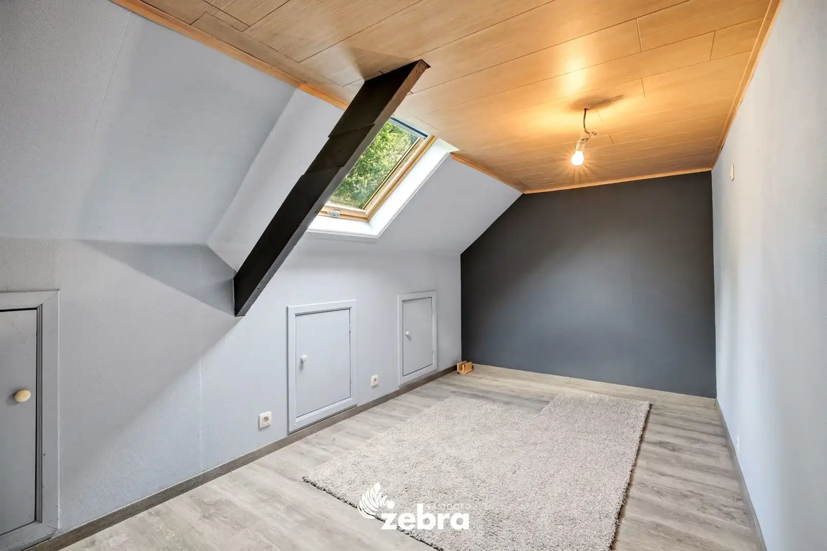 Ruime gezinswoning met 3 slaapkamers, ingerichte zolder, garage en tuin! foto 17