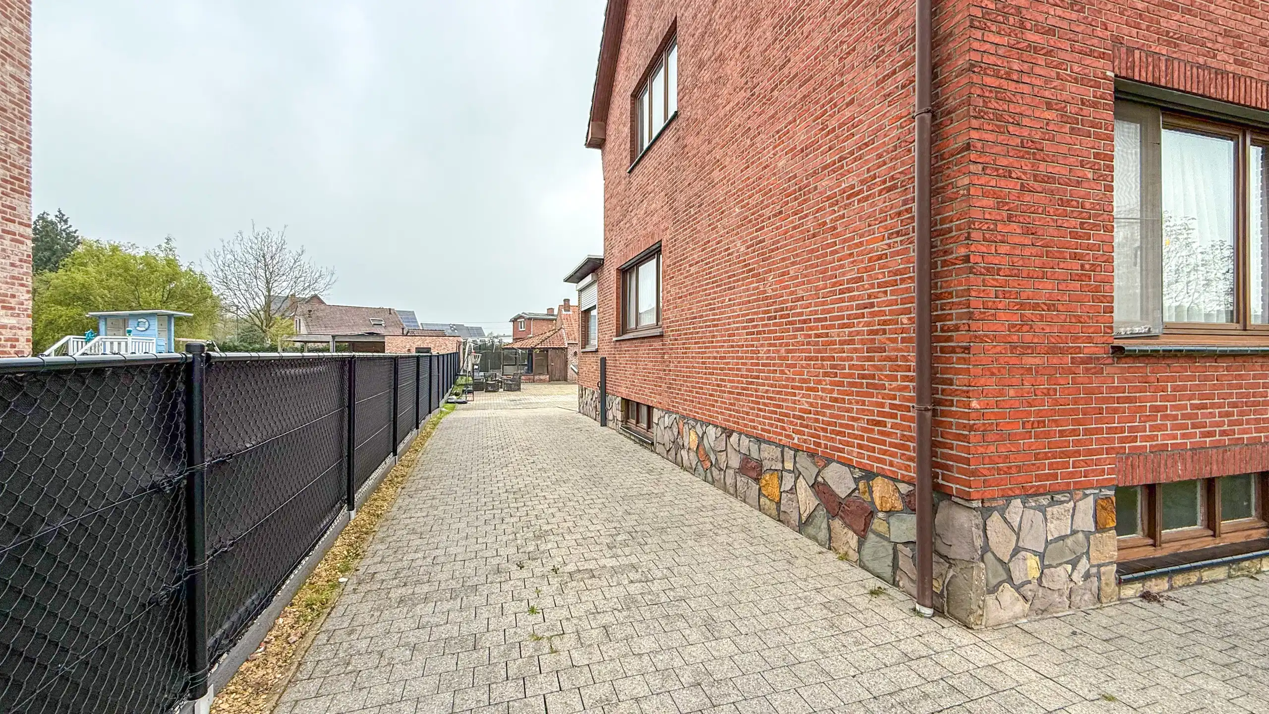 Instapklare open bebouwing met 4 slpk en 2 leefruimtes! foto 38