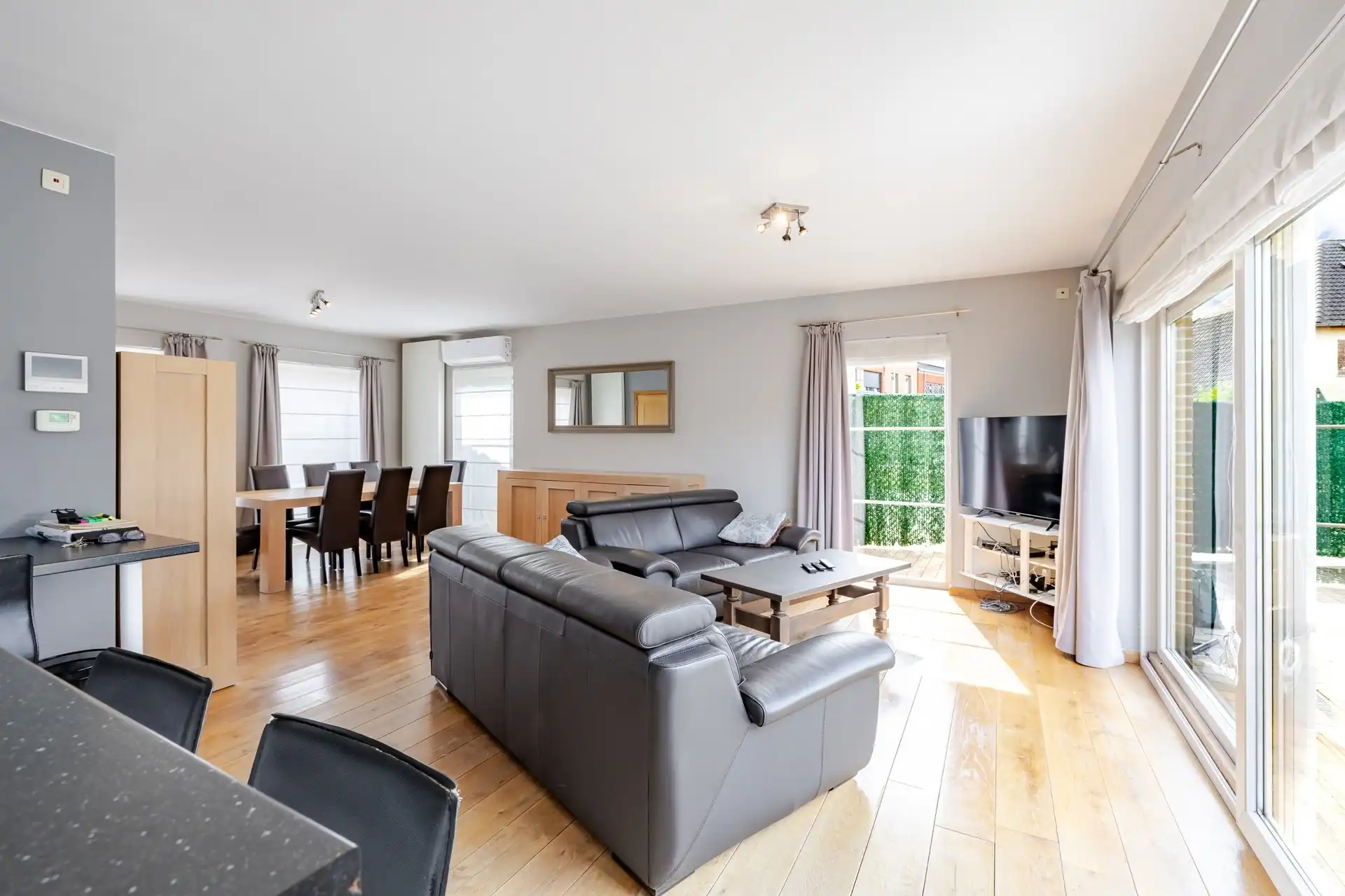 Instapklare halfopen bebouwing met 3 slaapkamers, zonnepanelen en zonnige tuin te Aalst foto 3