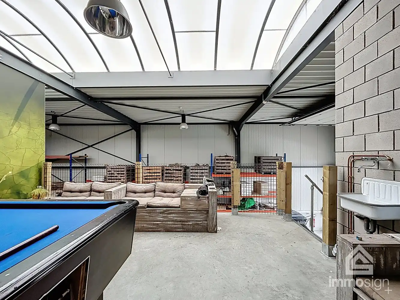 Veelzijdige halfopen bedrijfshal met kantoor en buitenruimte in Pelt! foto 12