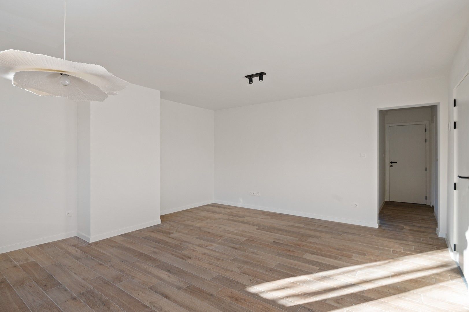 Modern en lichtrijk appartement op toplocatie in Brasschaat foto 10