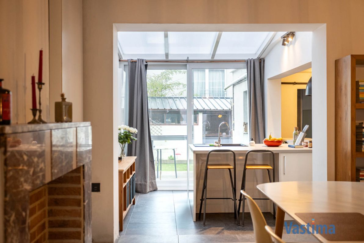 Gerenoveerde gezinswoning met tuin in Erembodegem foto 8