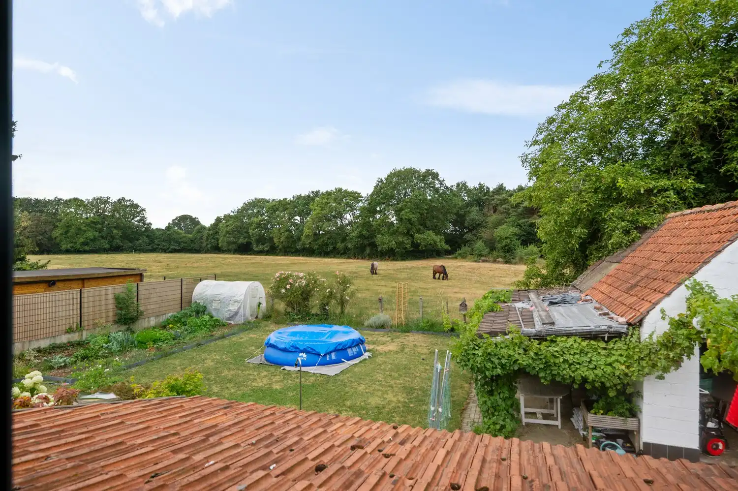 Prachtig gerenoveerde woning met zicht op de velden op een perceel van 1.187 m² foto 2
