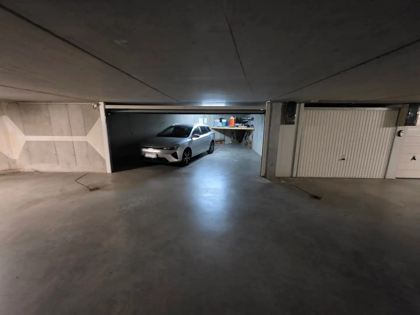 Dubbele garagebox - ondergrond, ruim en vlot bereikbaar foto 5