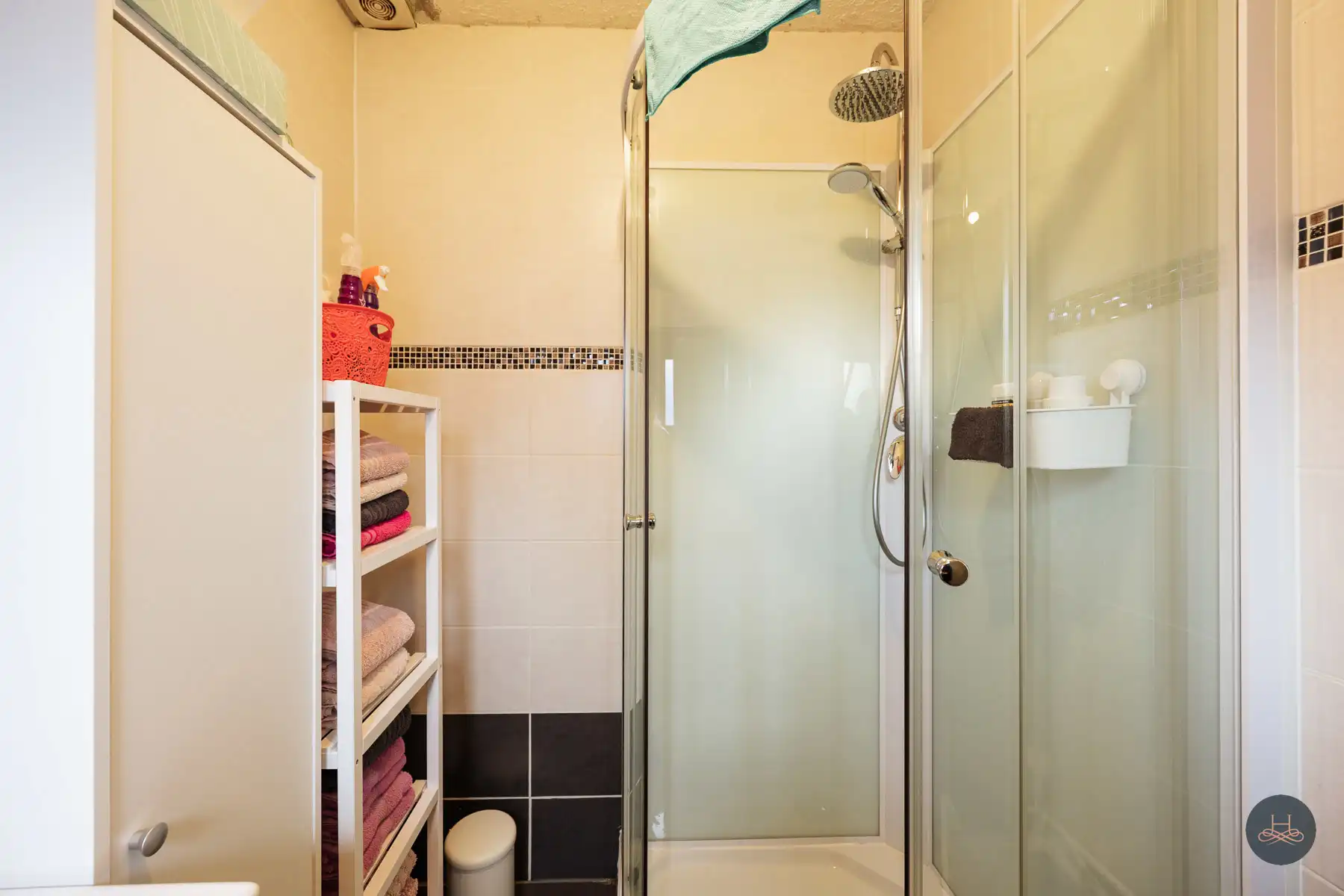 Gelijkvloerse open bebouwing op 8 are met grote tuin foto 14