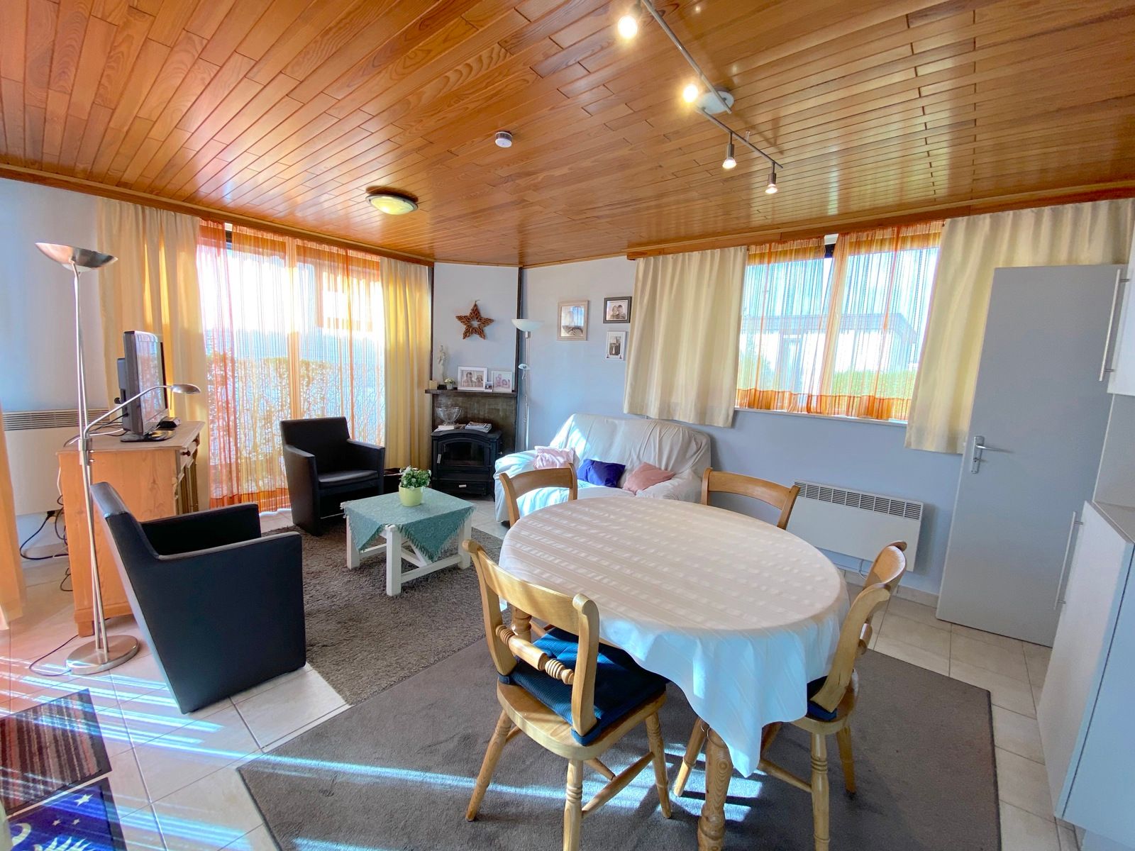 Vakantiewoning  mét staanplaats op 300 meter van de zee! foto 6