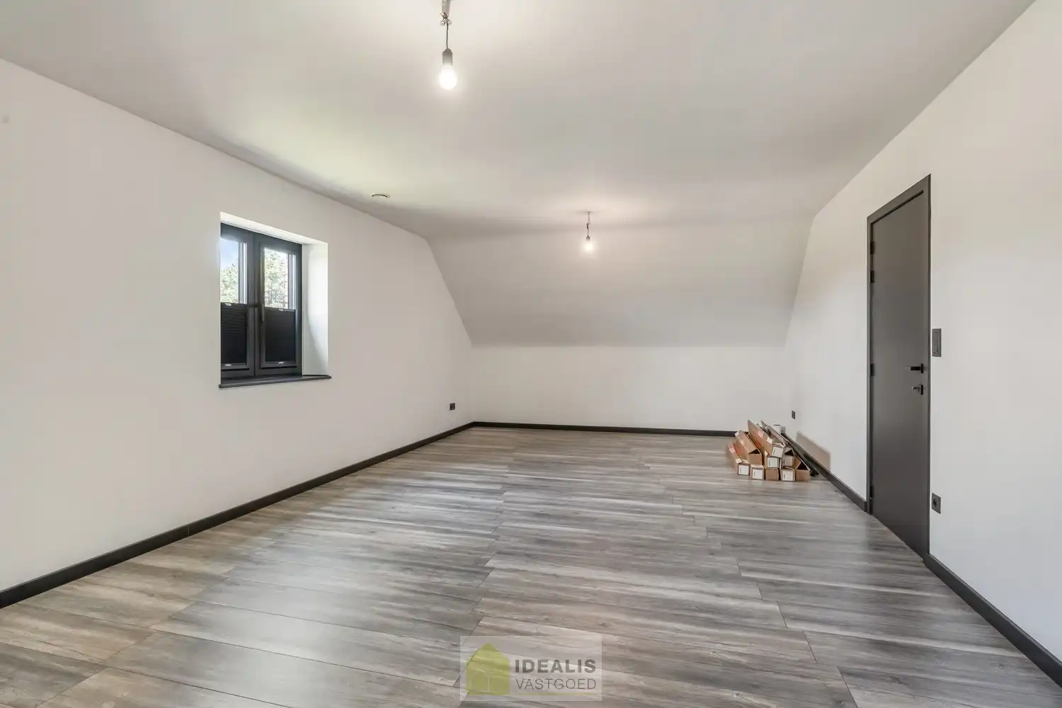 EEN BIJZONDER RIANTE WONING VAN MAAR LIEFST 302M² WOONOPPERVLAKTE OP EEN KNAP PERCEEL VAN 5A 90CA. foto 68