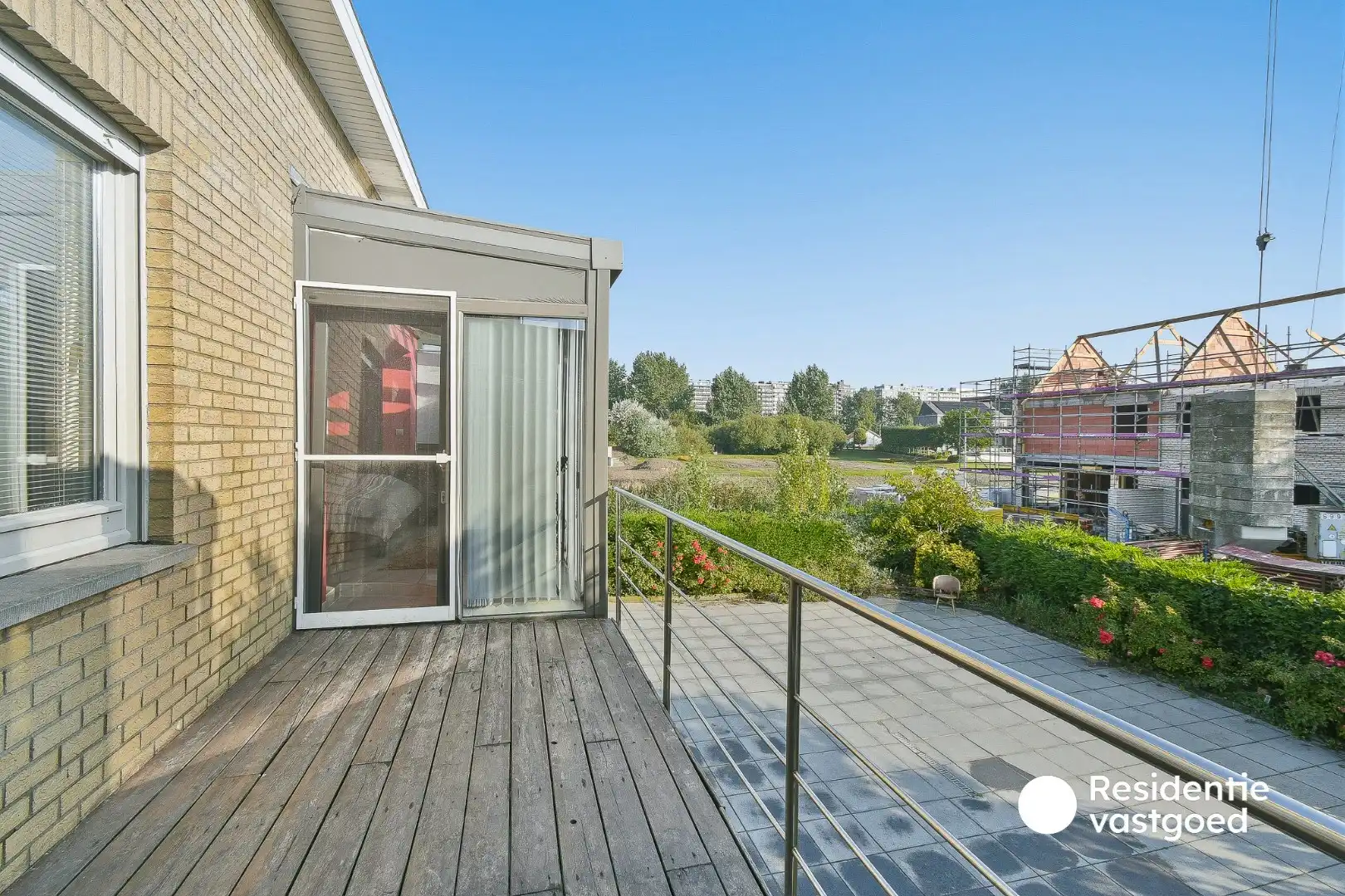 Ruime villa op topligging op wandelafstand van het strand foto 13