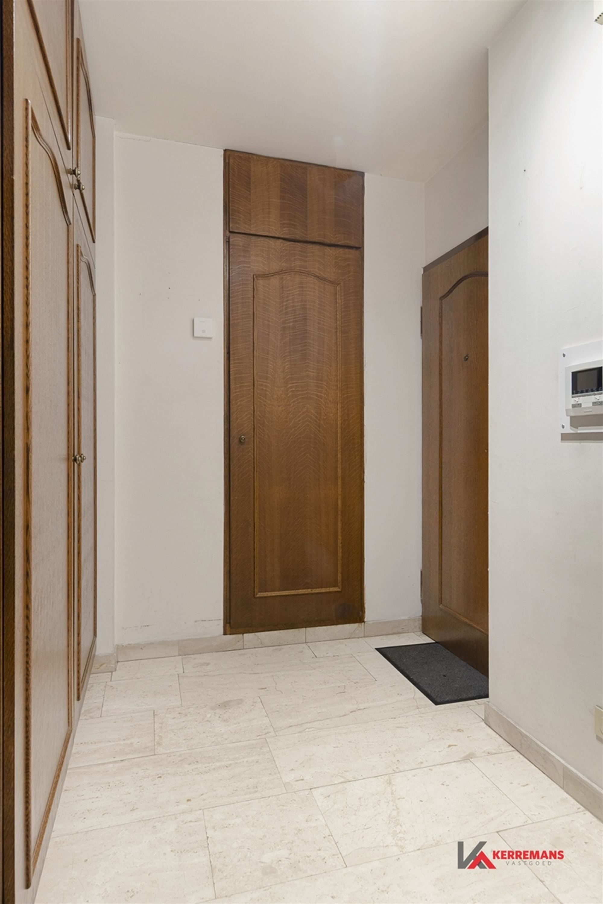 Instapklaar appartement met 3 slaapkamers en garage.  foto 4