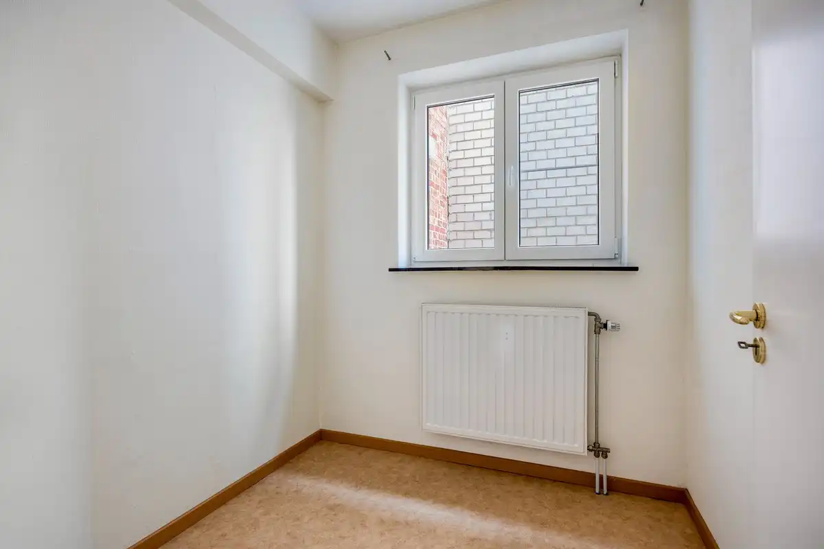 Ruim appartement aan de stadsrand foto 13