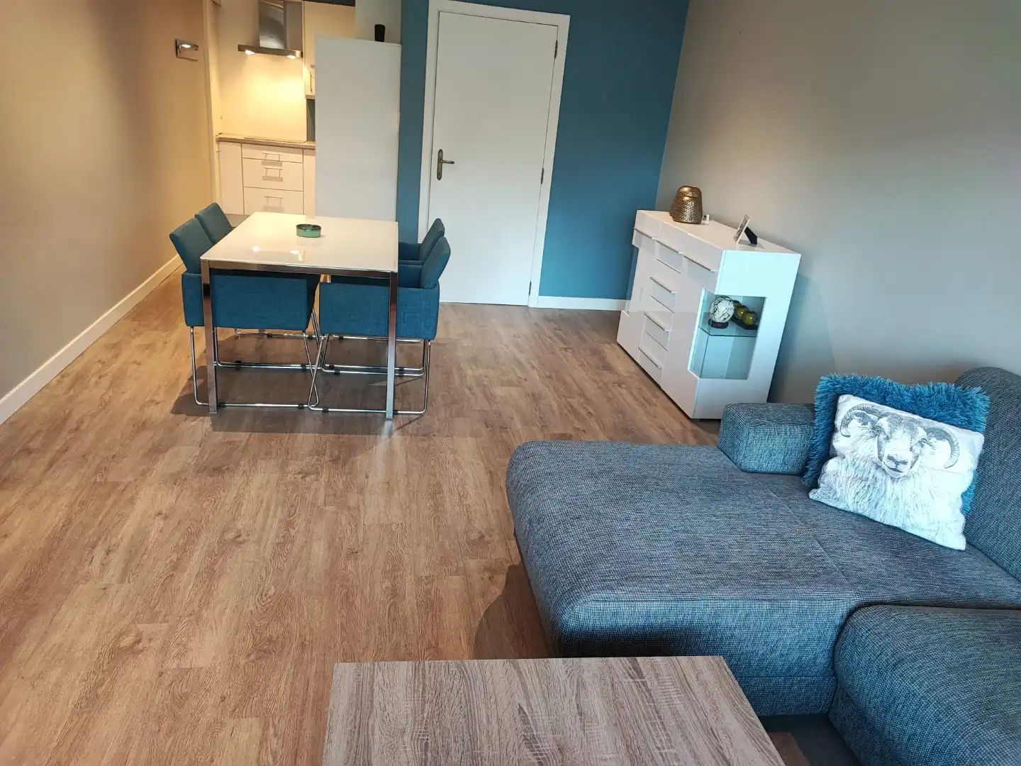 Rijwoning met 2 slpks op wandelafstand van het centrum van Meerhout met tuin en garage !  foto 5