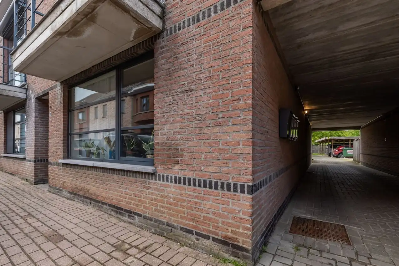 Gelijkvloers appartement met twee slaapkamers en autostaanplaats foto 23