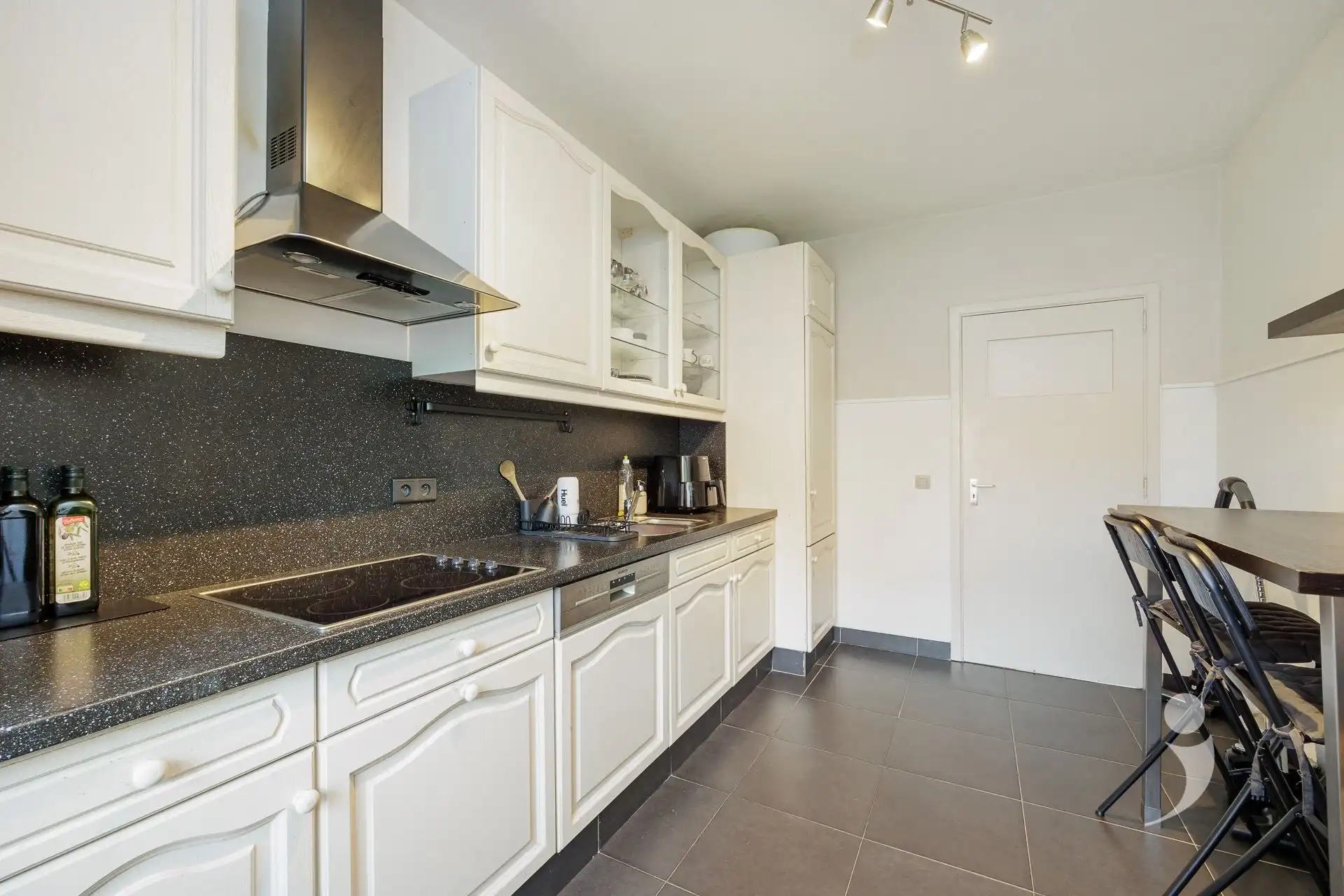  Gerenoveerd gelijkvloersappartement met 1 slaapkamer in centrum Leuven foto 7