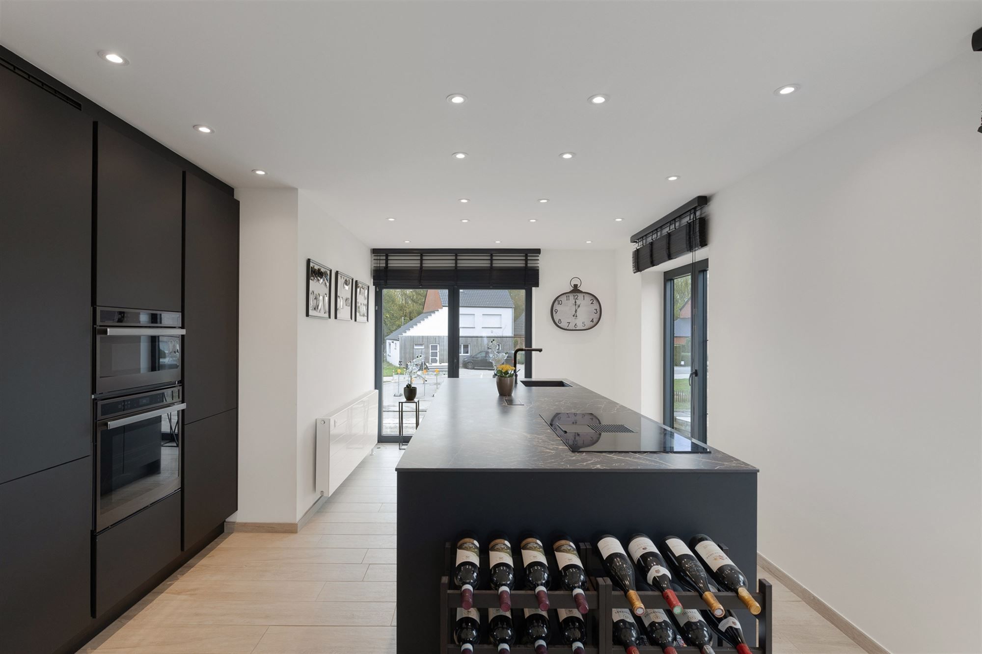 UITERST KNAP GERENOVEERDE WONING MET 3 SLAAPKAMERS GELEGEN OP EEN ZONNIG GEORIËNTEERD PERCEEL TE PAAL foto 11