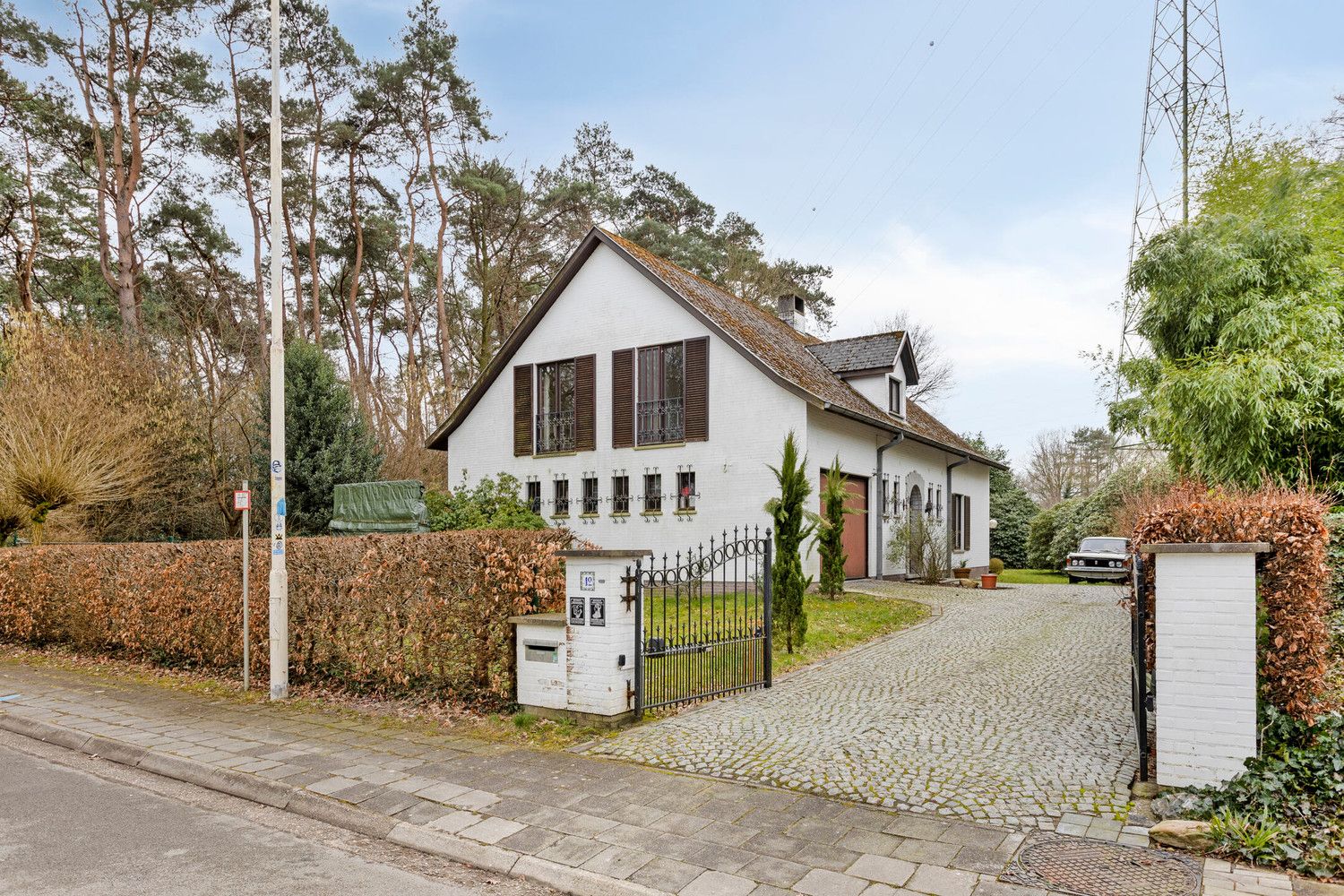 Zeer rustig gelegen woning op een perceel van 14a17ca! foto 2