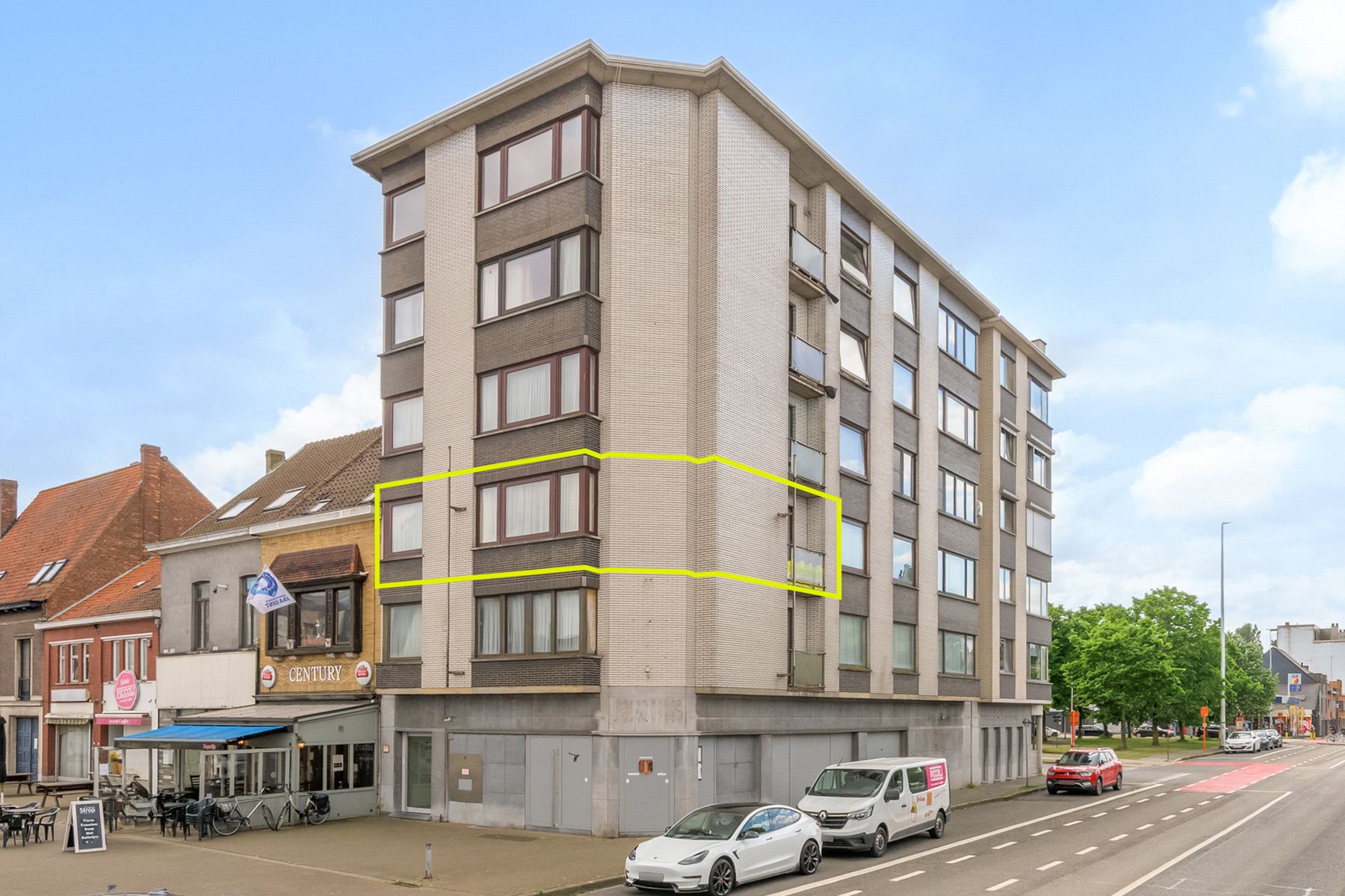 Gerenoveerd 2 slaapkamer appartement met privé kelder foto 17