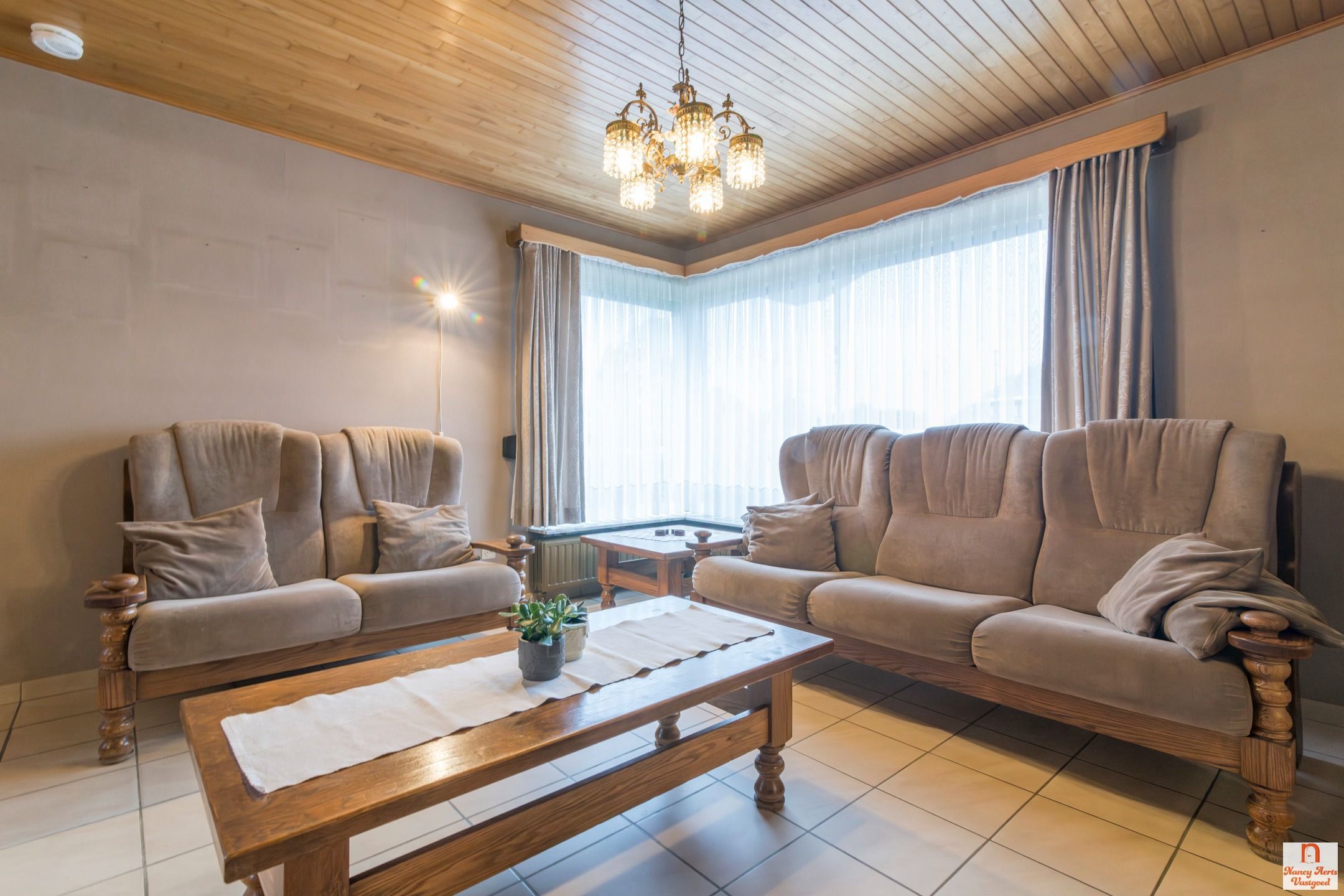 Split-level woning met grote tuin en vrij uitzicht foto 7