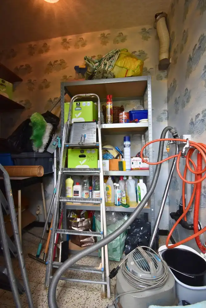 Te huur – Charmante bungalow met 2 slaapkamers, garage en tuin in rustige woonwijk te Sint-Pieters-Leeuw foto 11