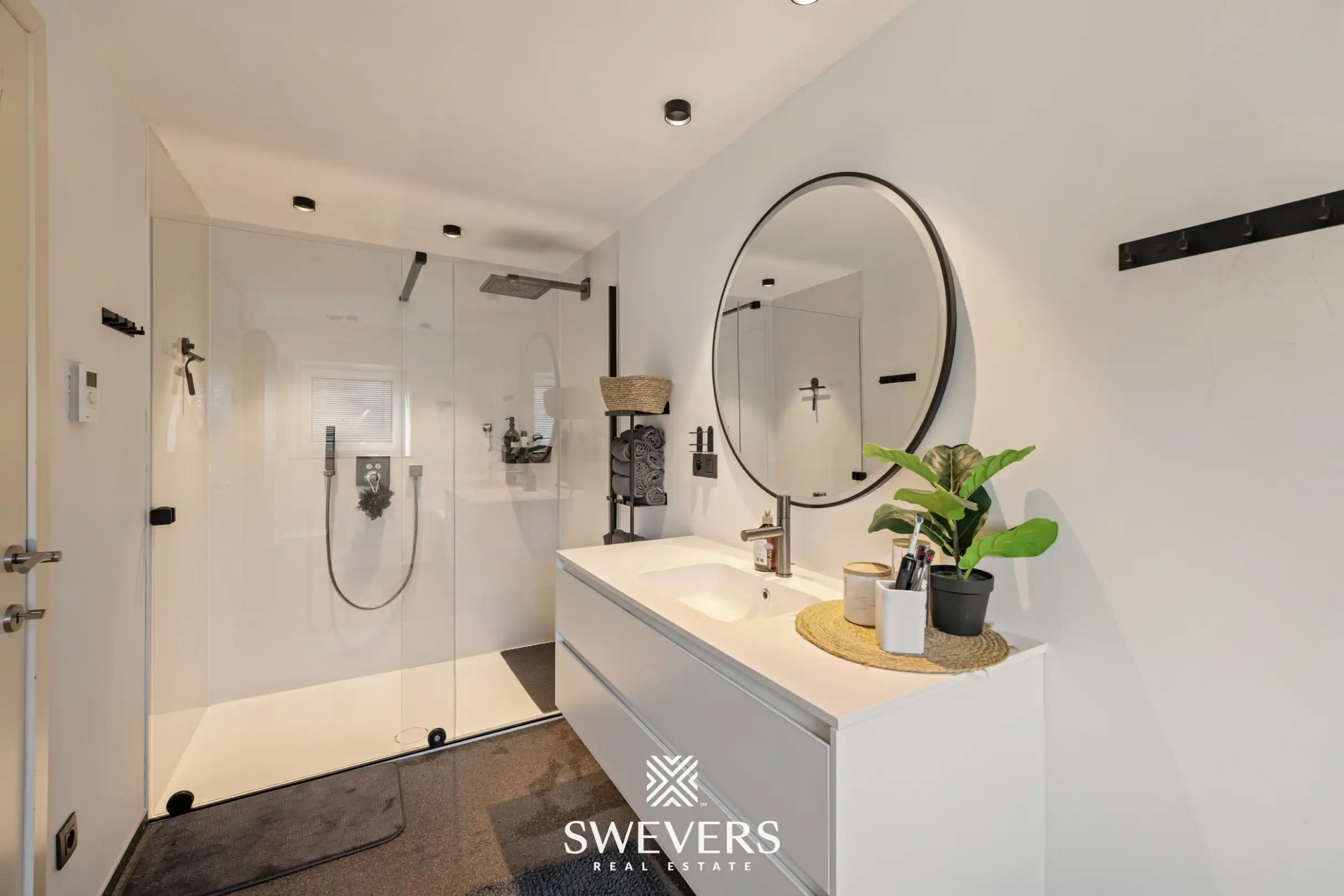 Instapklare en volledig gerenoveerde woning met tuin op rustige ligging in Leopoldsburg foto 17