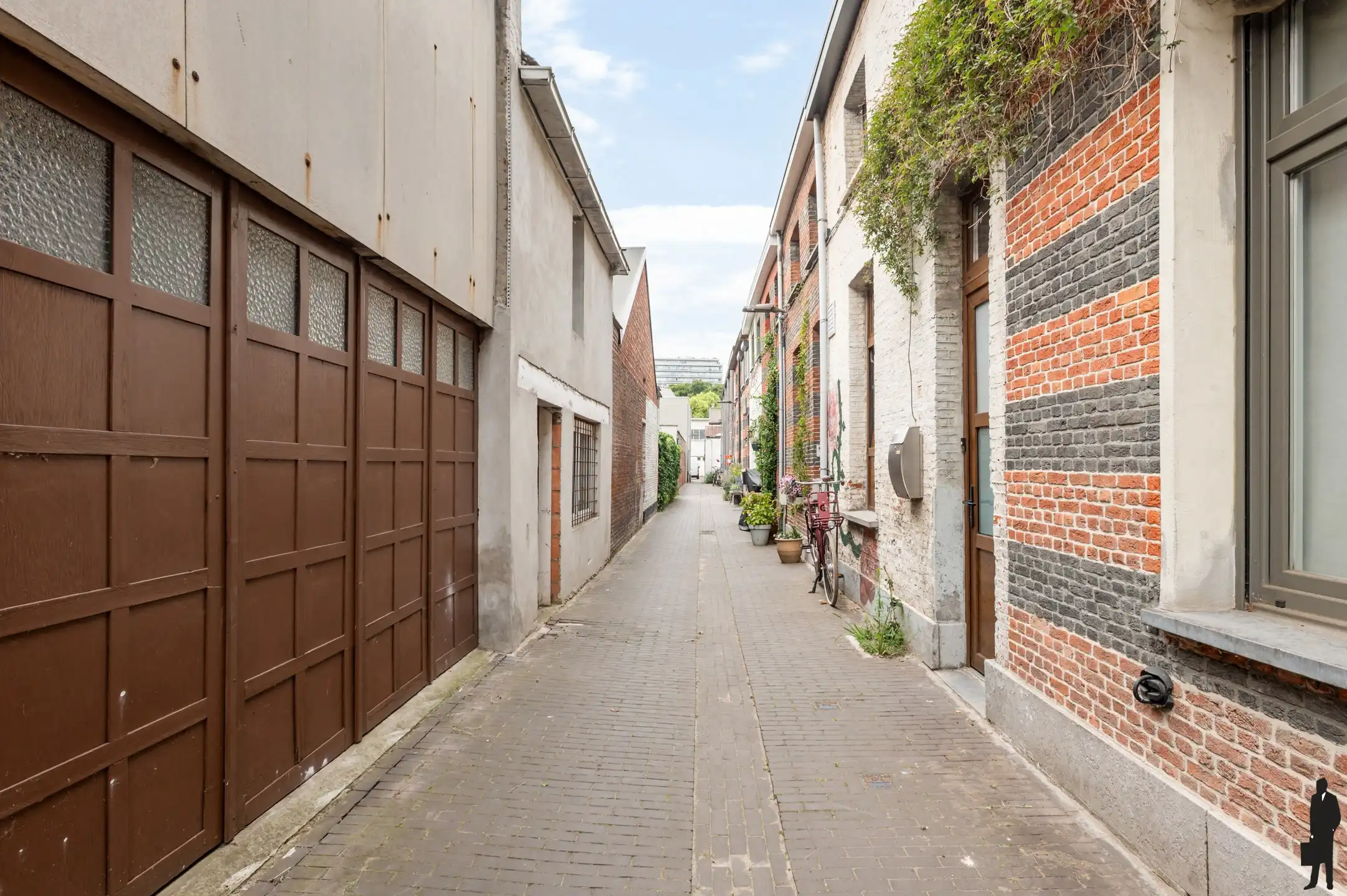 Handelshuis met zichtbaarheid, ruimte en mogelijkheden!&nbsp; foto 9