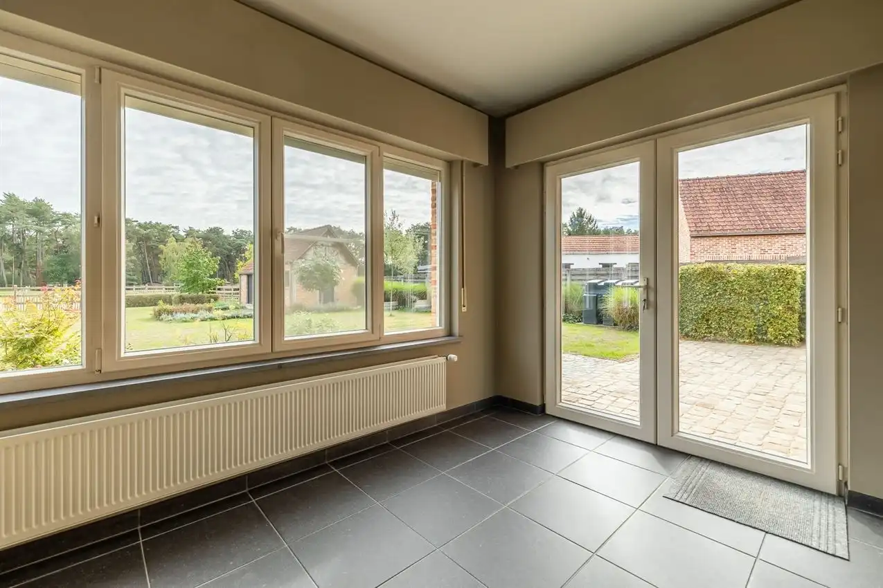 Instapklare, verrassend ruimle woning in landelijke omgeving foto 16