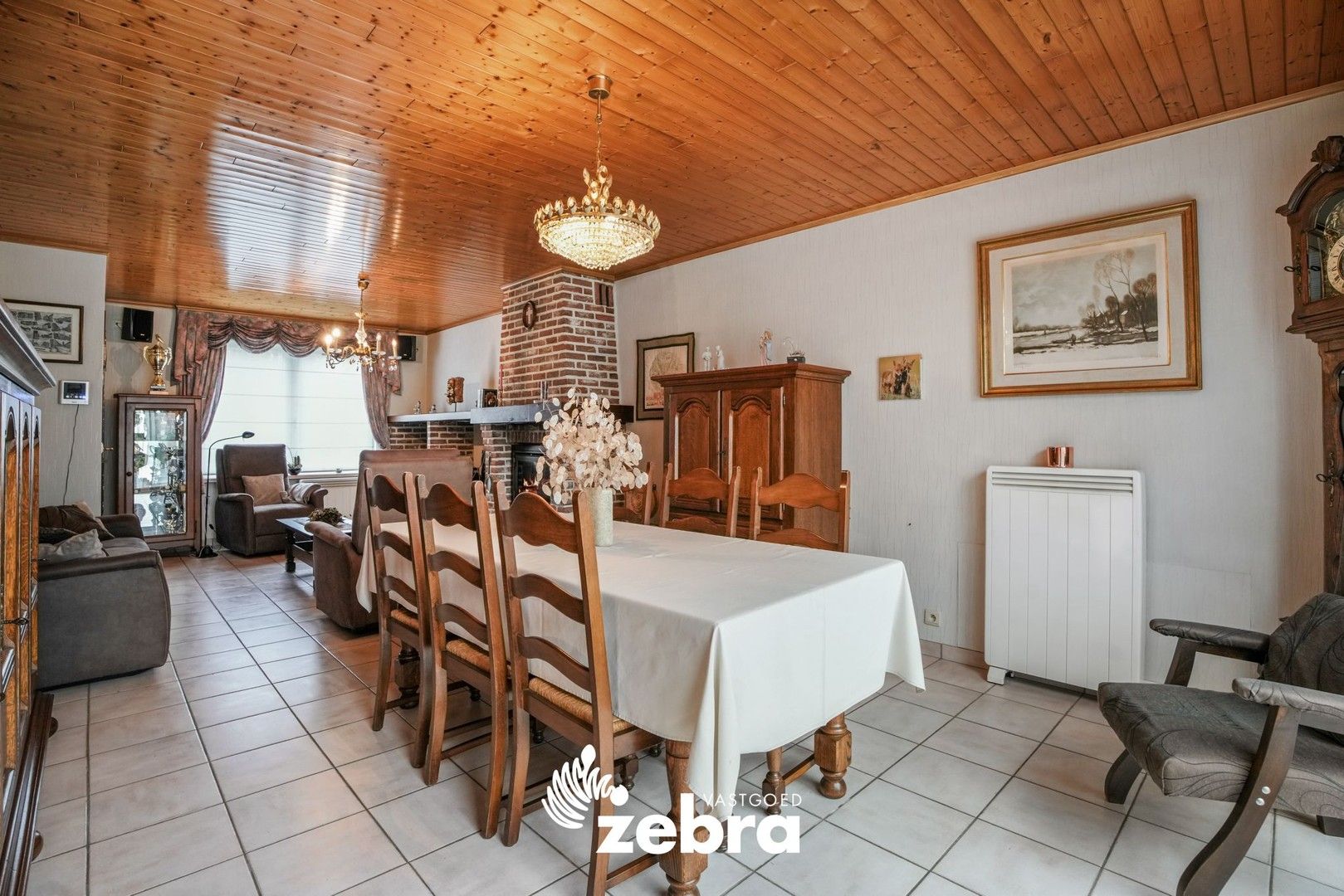 Ruime gezinswoning met 4 slaapkamers, tuin en garage in hartje Tielt foto 4