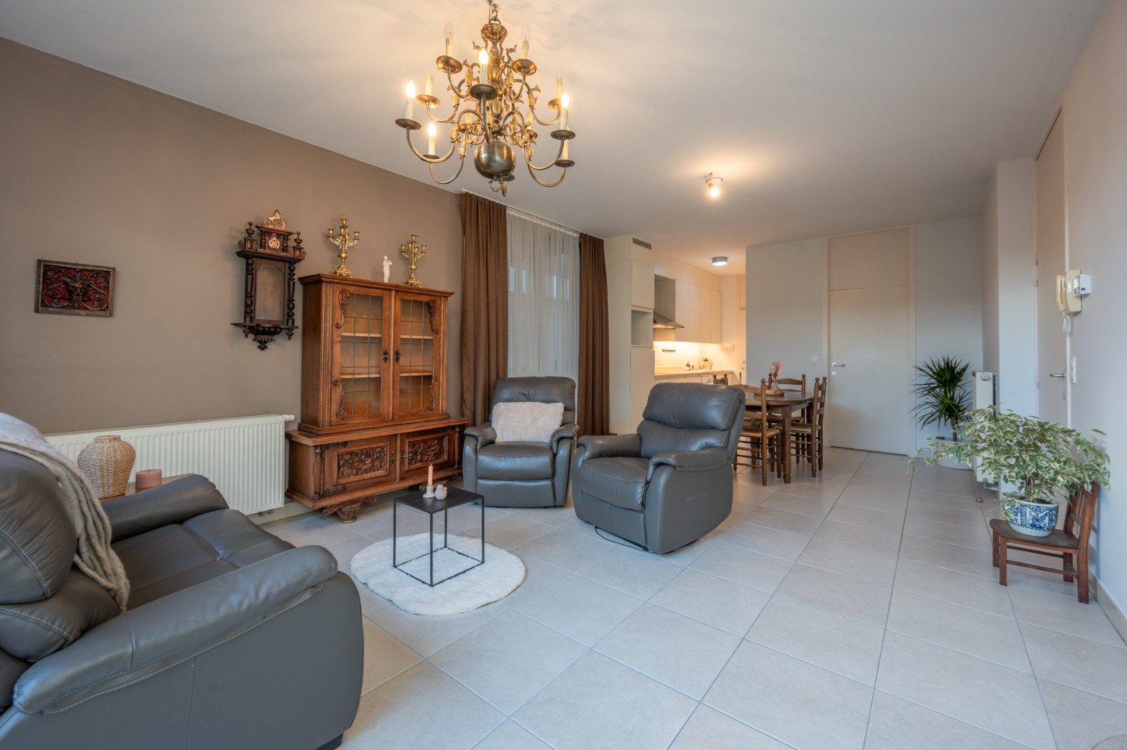 Gelijkvloers hoekappartement op unieke ligging in hartje Brugge foto 2