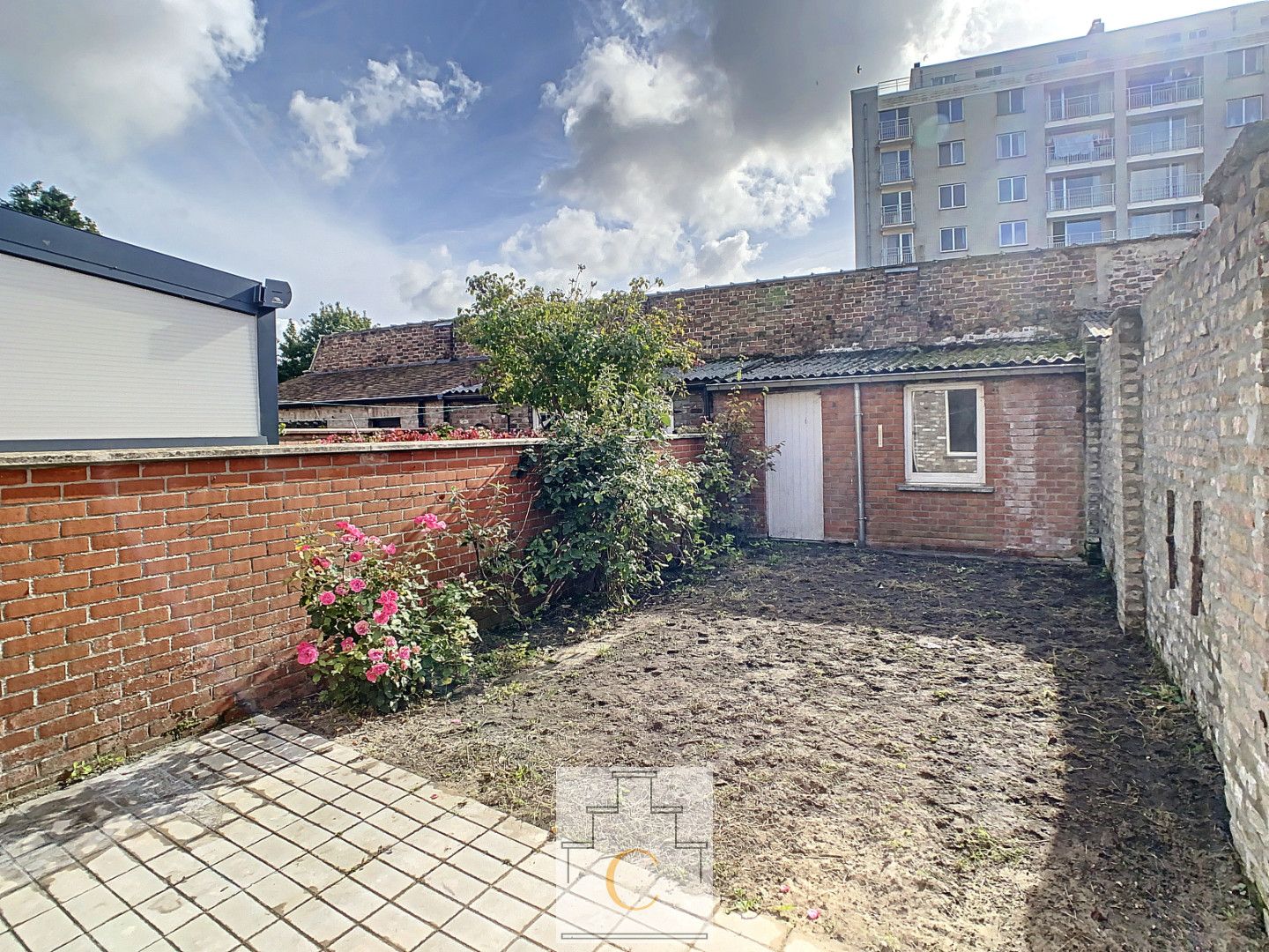 gerenoveerde rijwoning met zuidgerichte tuin voorraan St Andries foto 2