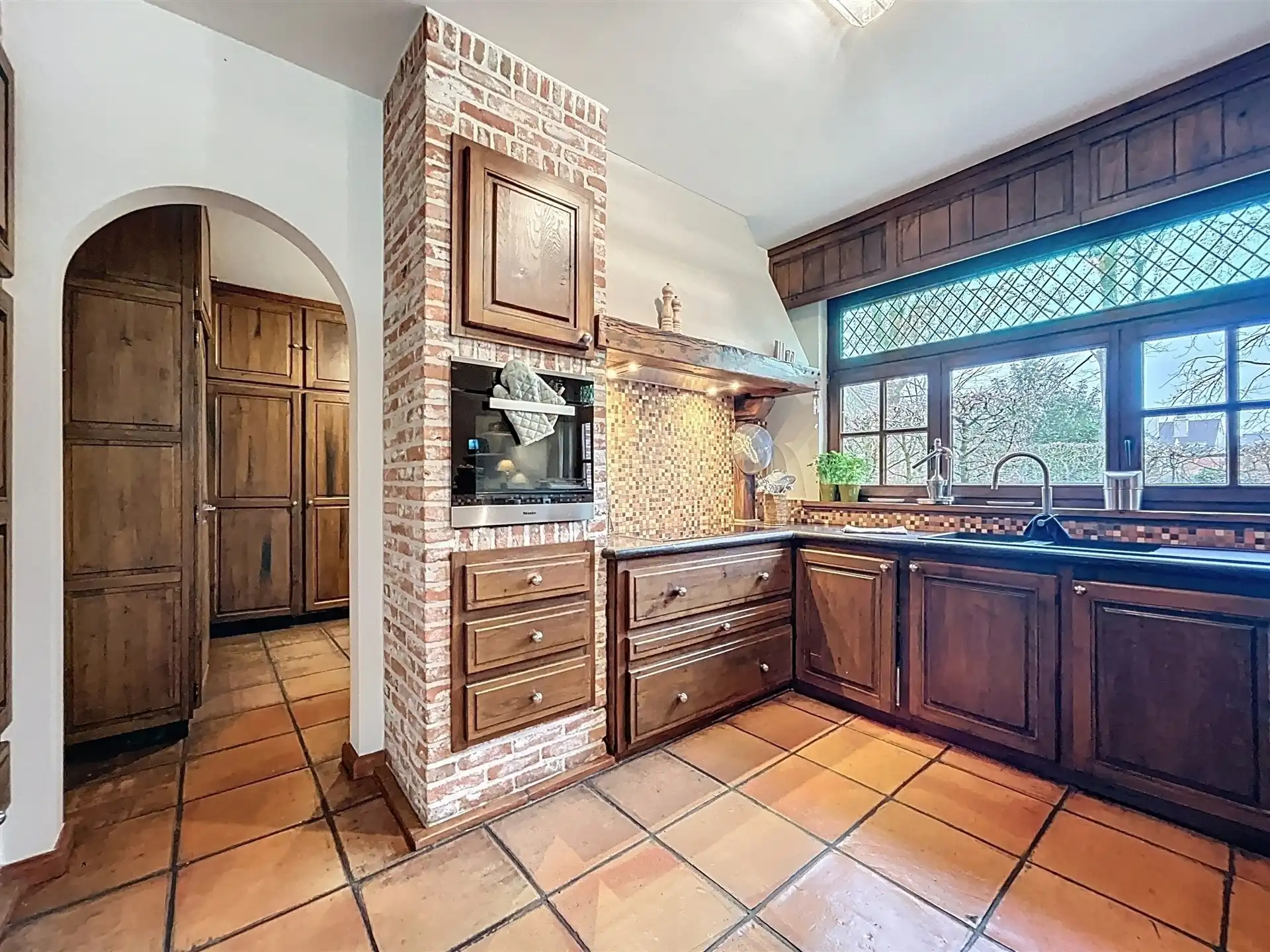 villa met 5 slk en riant bijgebouw op 14262m² foto 10