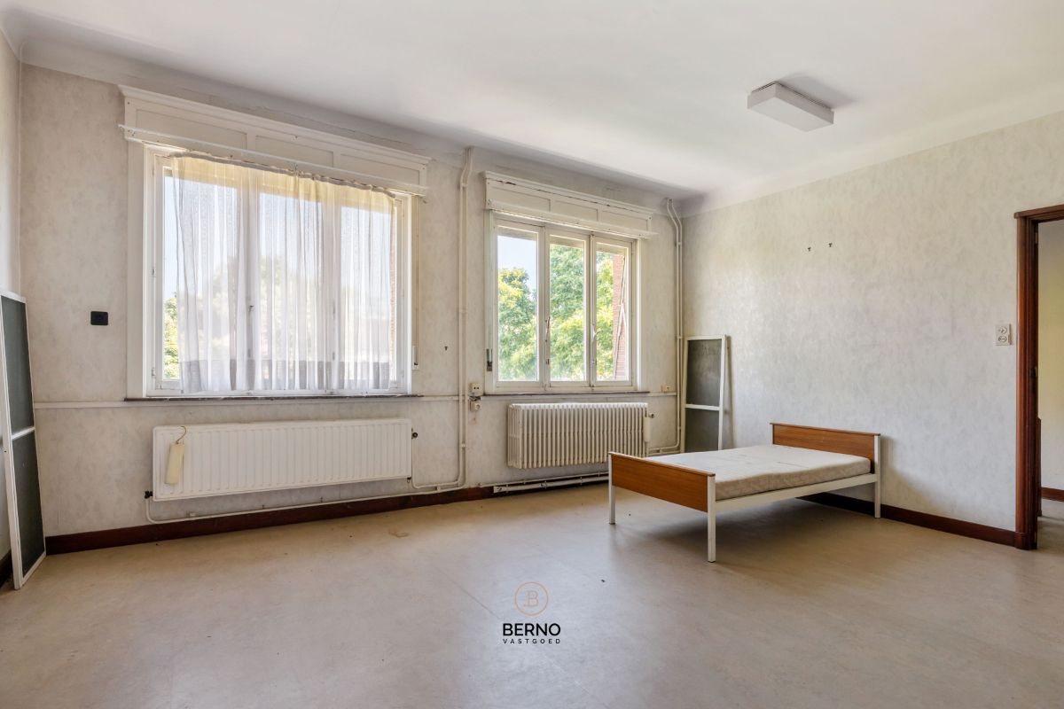 Karaktervolle woning met art-deco elementen en dubbele garage. foto 15