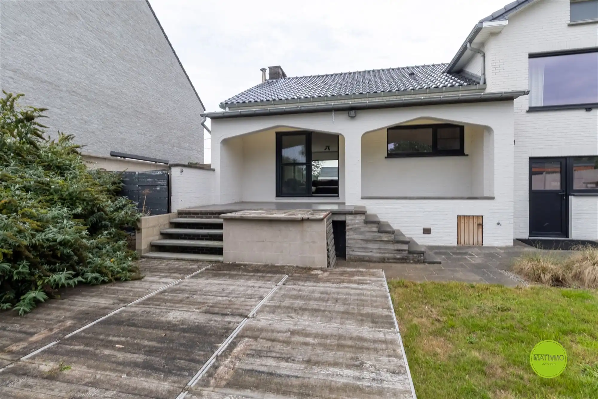 Rustig gelegen, gerenoveerde woning op een ruim perceel foto 23