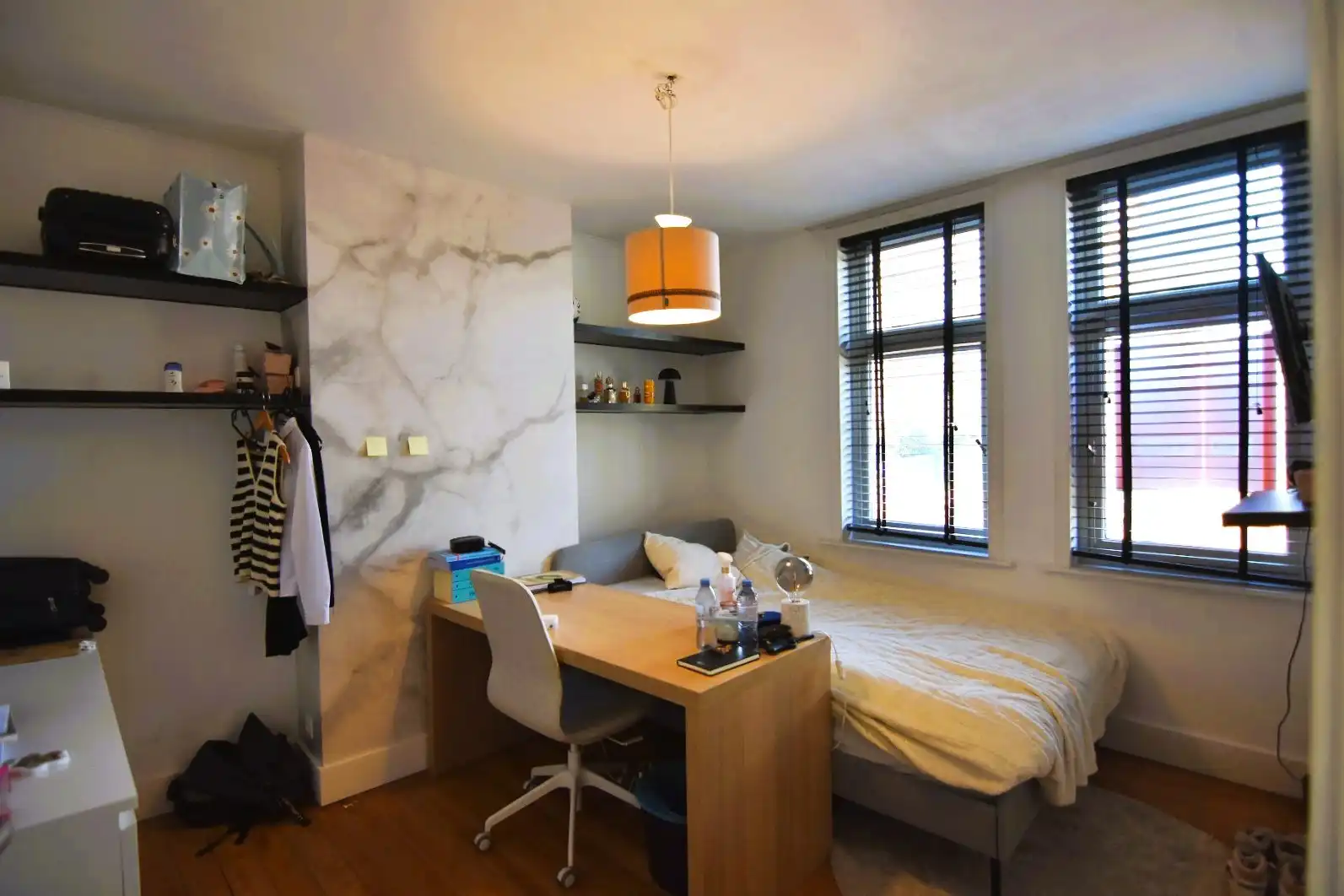 Toffe woning in rustige straat foto 17