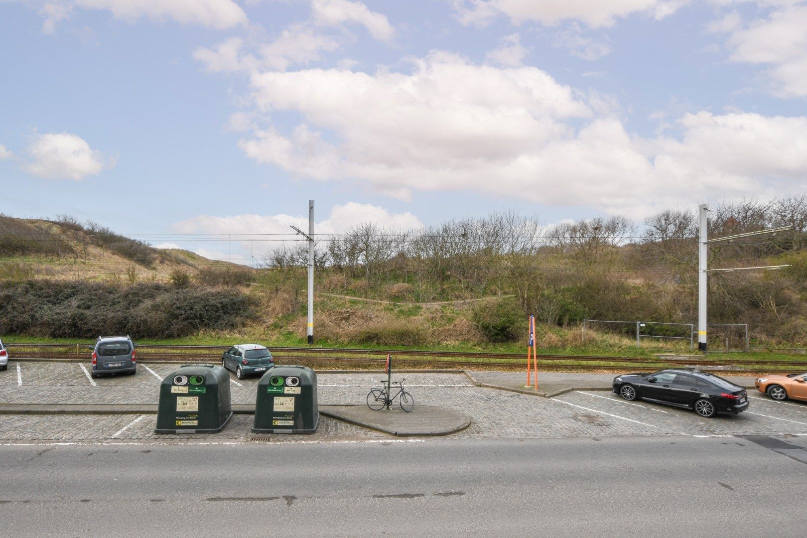 Gerenoveerd 2-slaapkamer appartement in Wenduine te huur foto 11