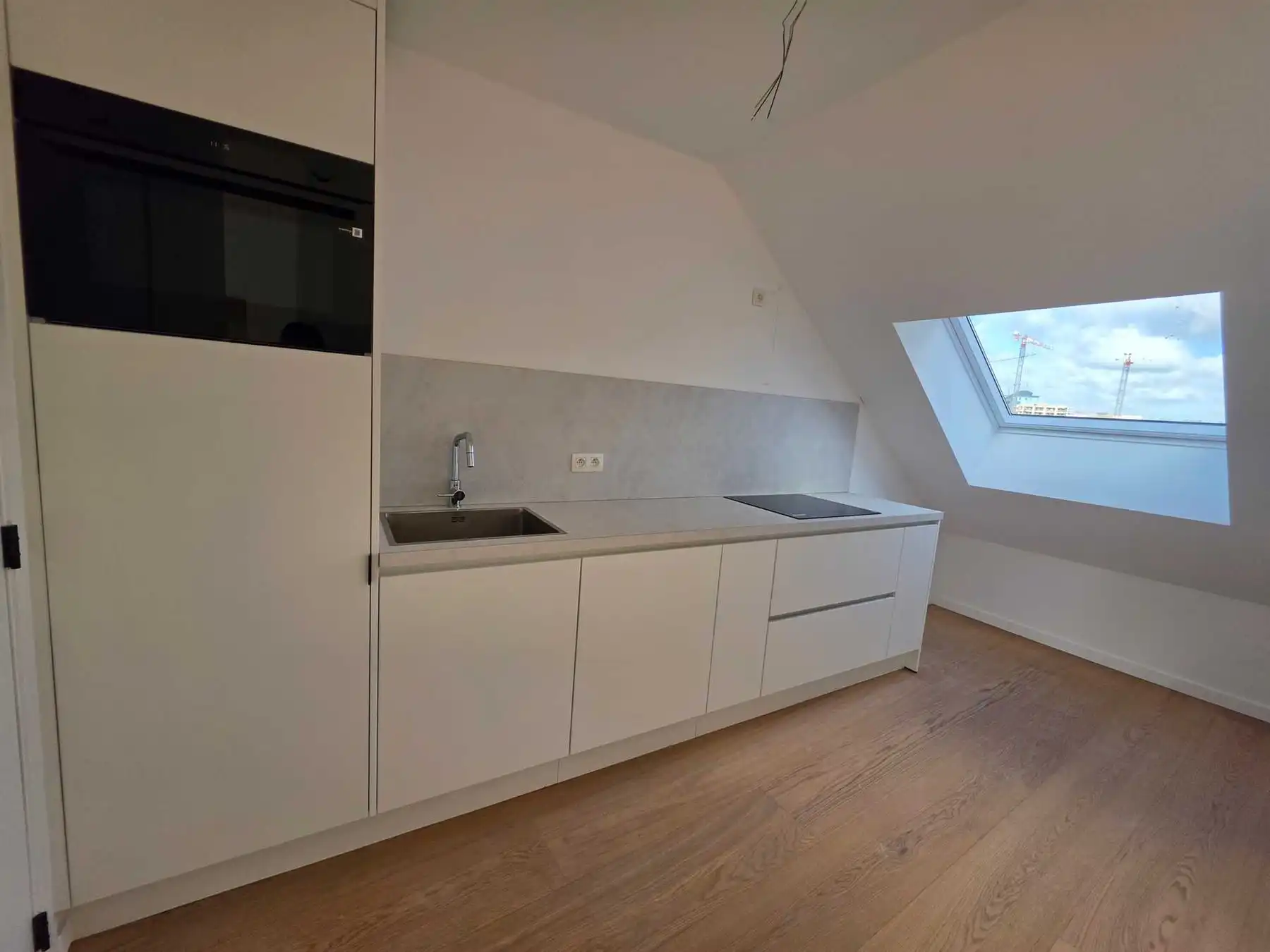 Prachtig gerenoveerd penthouse met 2 slaapkamers en terras nabij Zurenborg foto 5