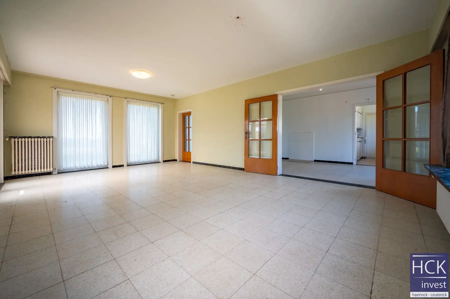 KRUISHOUTEM - Te renoveren alleenstaande villawoning op 2231m² foto 6