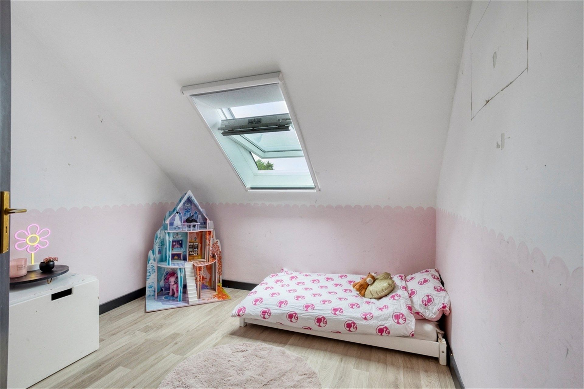 Ruime gezinswoning met 3 slaapkamers, garage en zonnige tuin foto 13