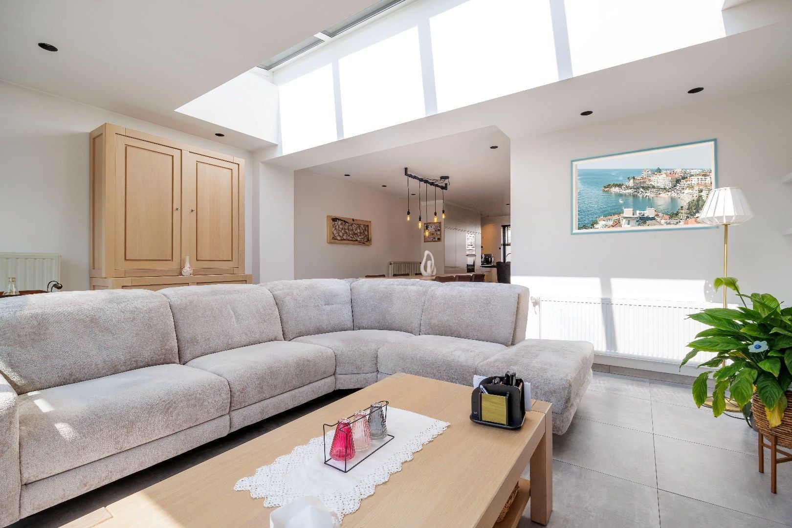 Top gerenoveerde woning met uitzonderlijke lichtinval in het hartje van Heist foto 6