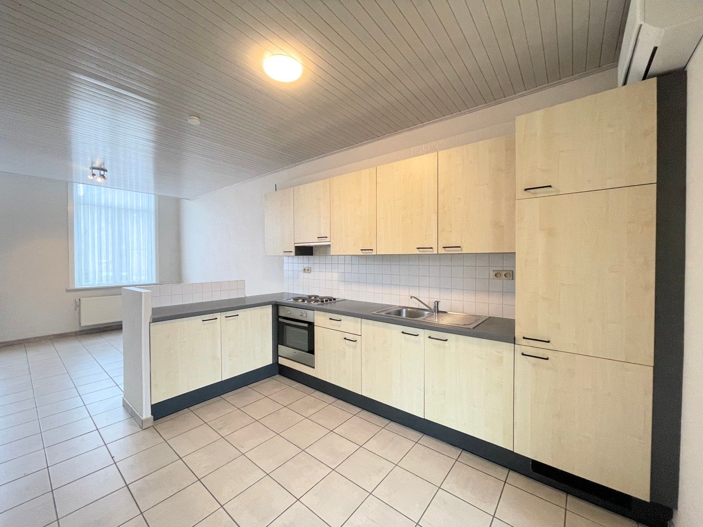 Te huur: Knusse woning met tuin in de dorpskern van Zandvoorde foto 4