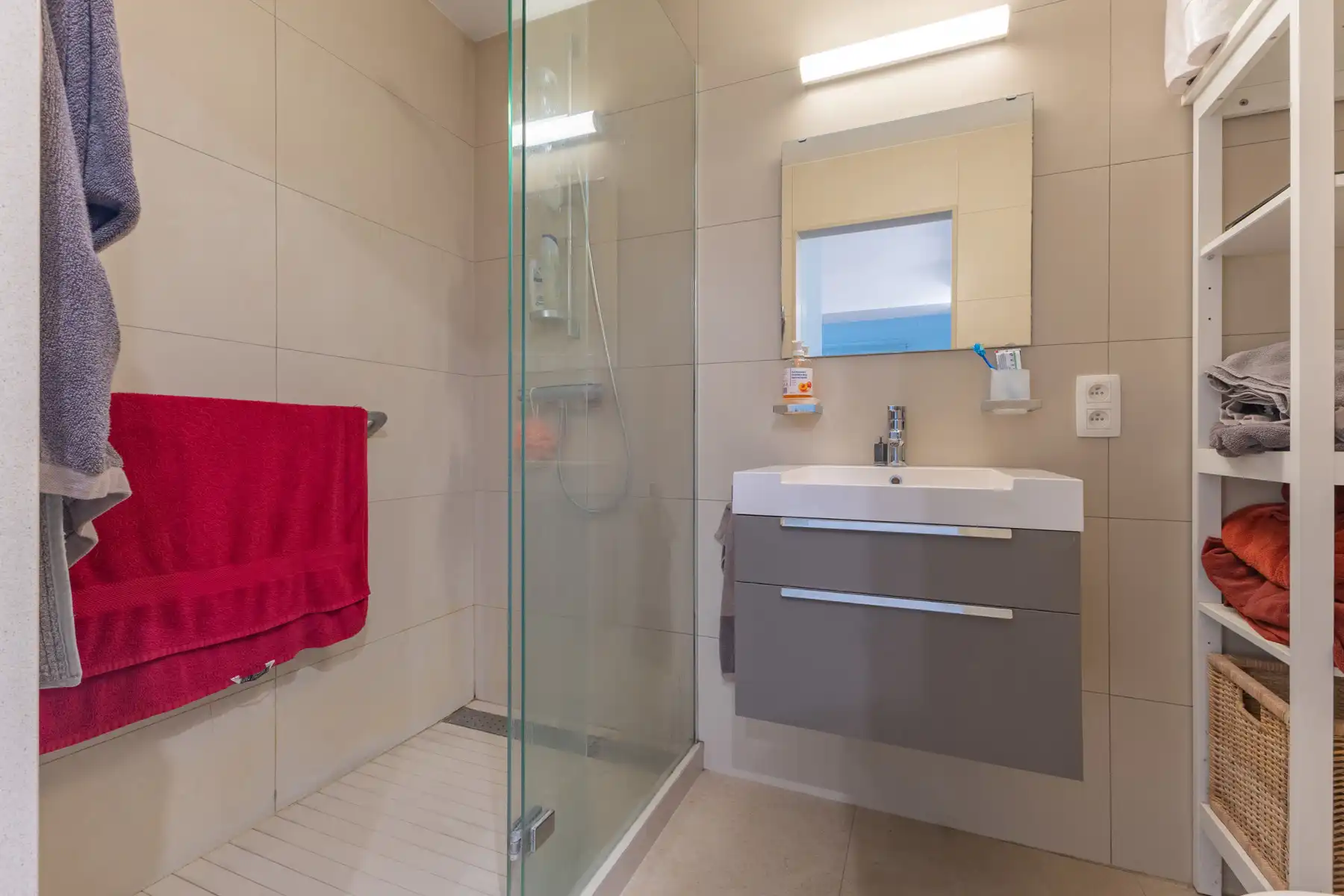 Opbrengsteigendom met 4 wooneenheden en 2 garages foto 21