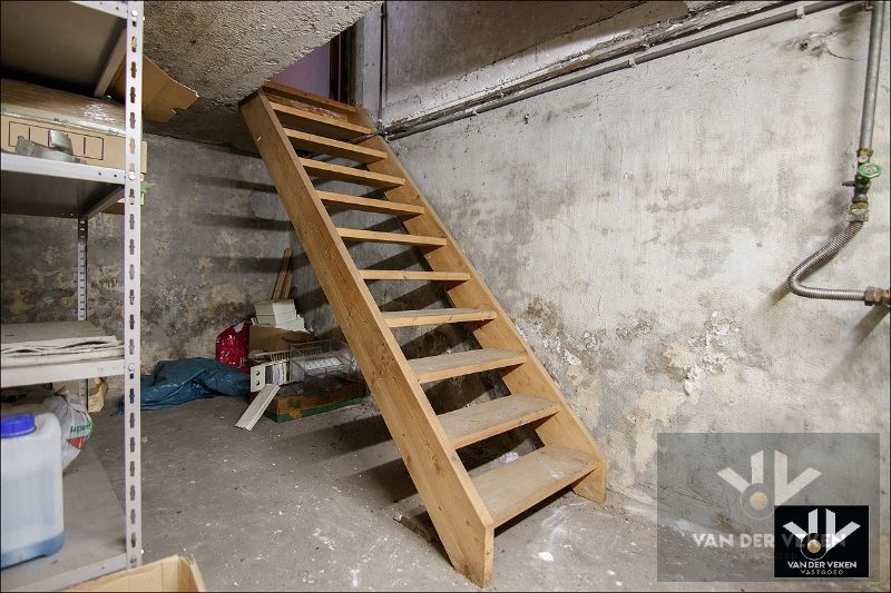 Opbrengsteigendom bestaande uit drie entiteiten: feestzaal/dienstencentrum, kantoorruimte en een duplexappartement kort aan de school en in het centrum van Paal, op een steenworp van het op- en afrittencomplex van de autosnelweg E313! foto 33