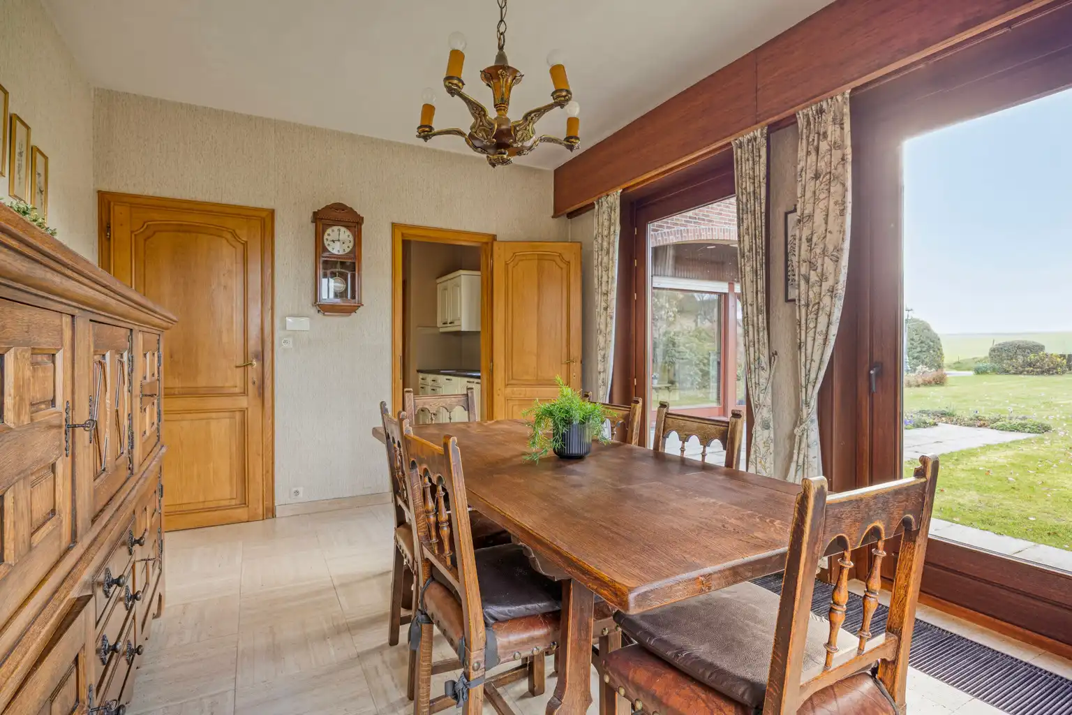 karaktervolle villa met ruime tuin  foto 12