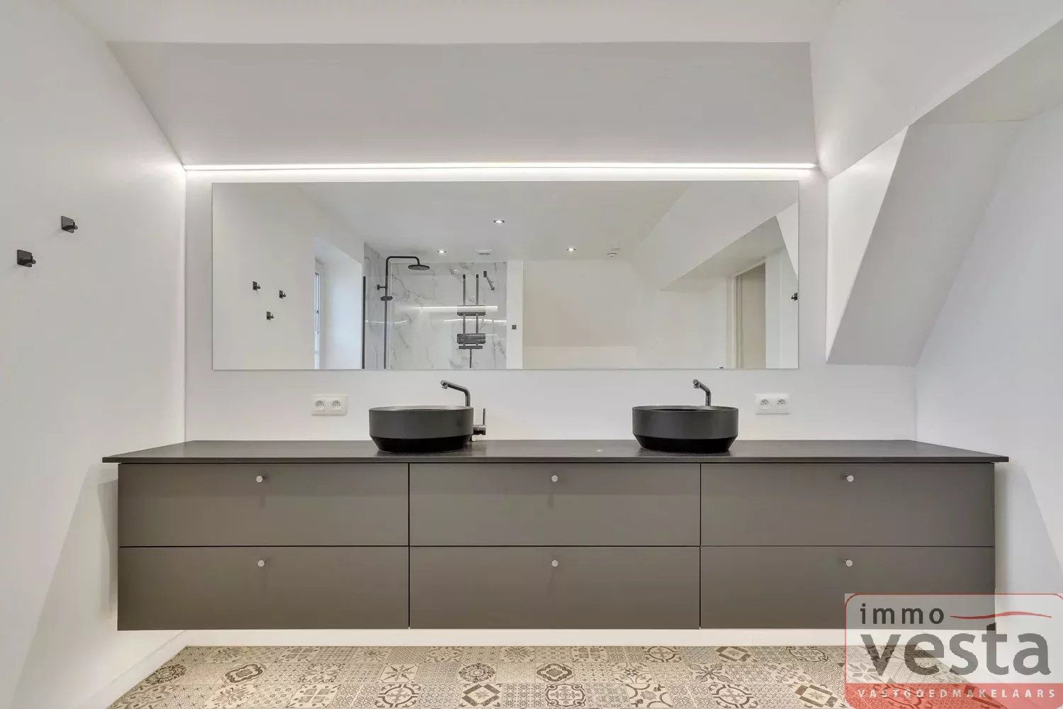 Ruime, gerenoveerde woning op een goede locatie foto 27