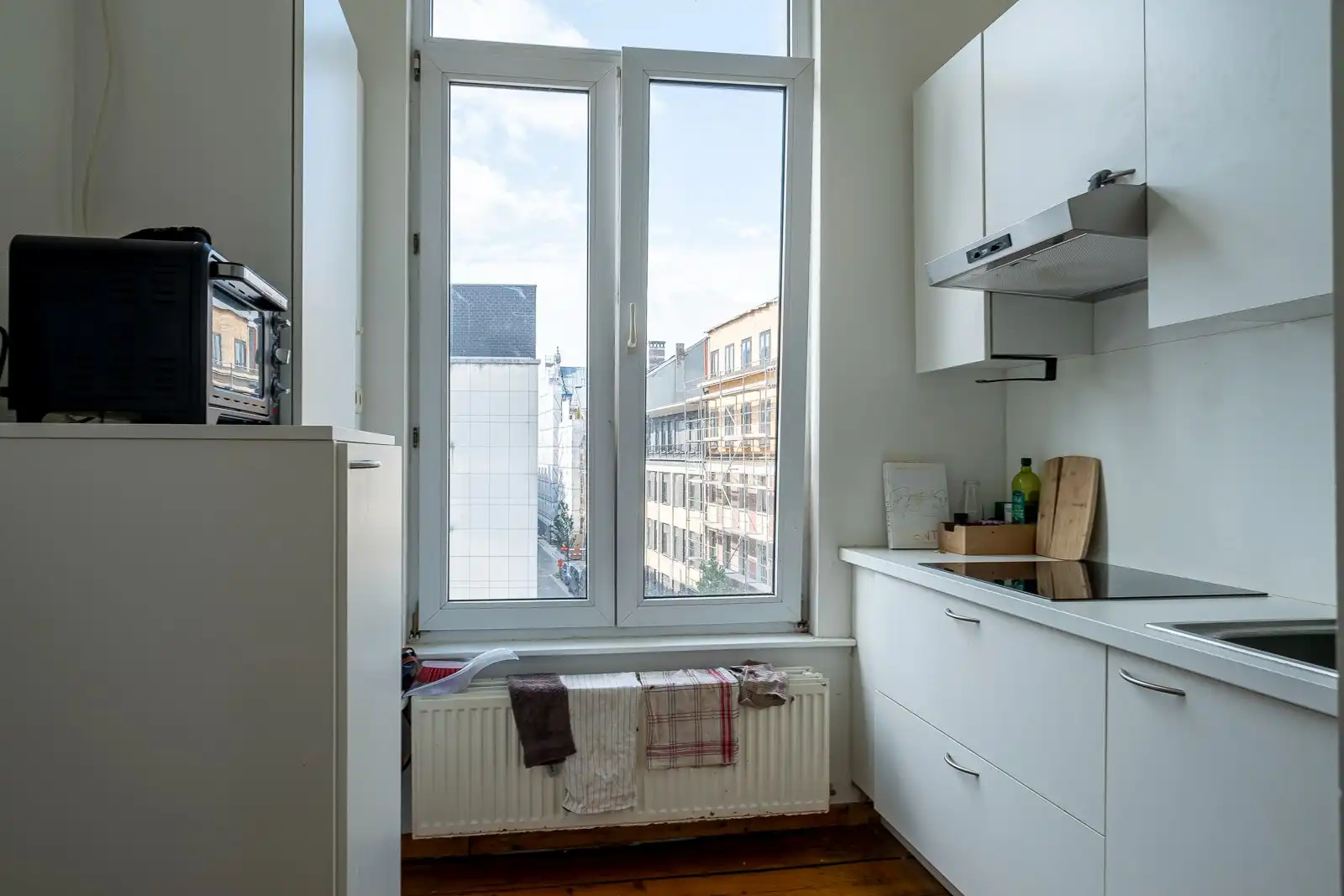 Lichtrijk 2 slaapkamer appartement op de Paardenmarkt! foto 4