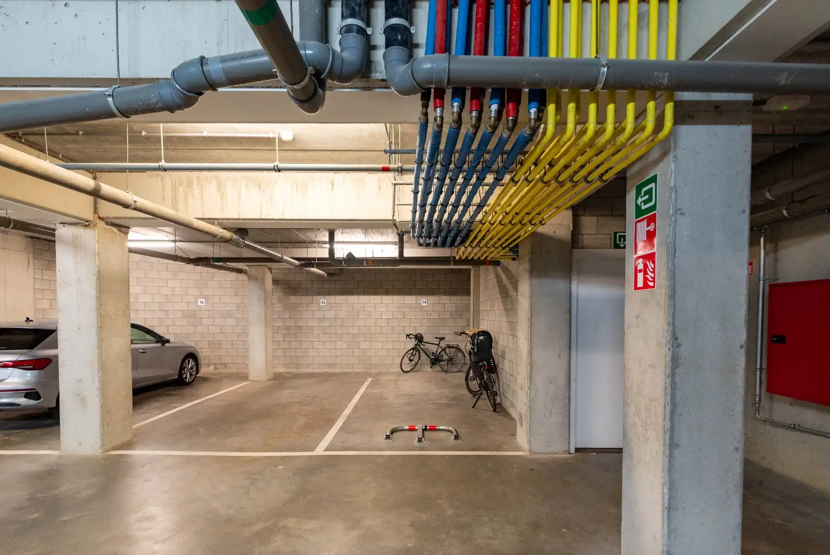 Ondergrondse autostaanplaats op centrale ligging foto 6