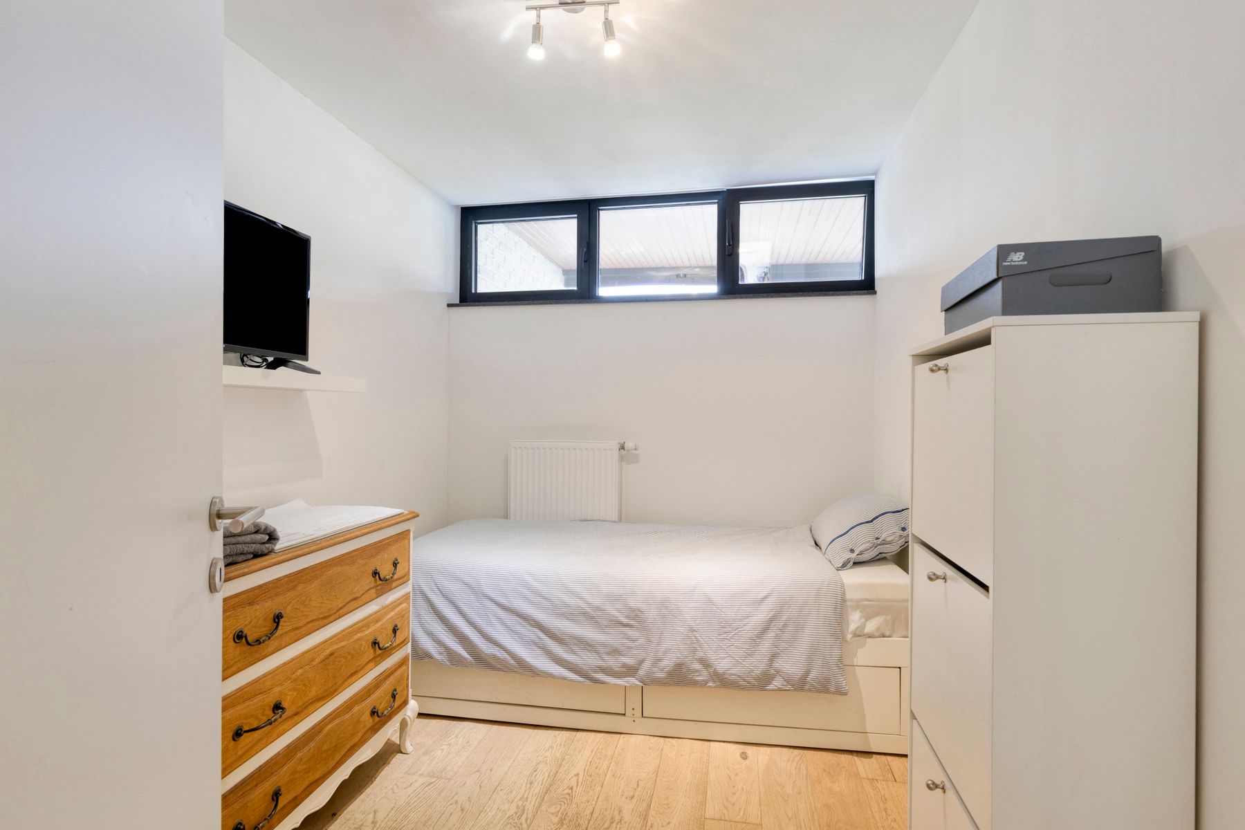 Charmante, grotendeels gerenoveerde bungalow op toplocatie! foto 11