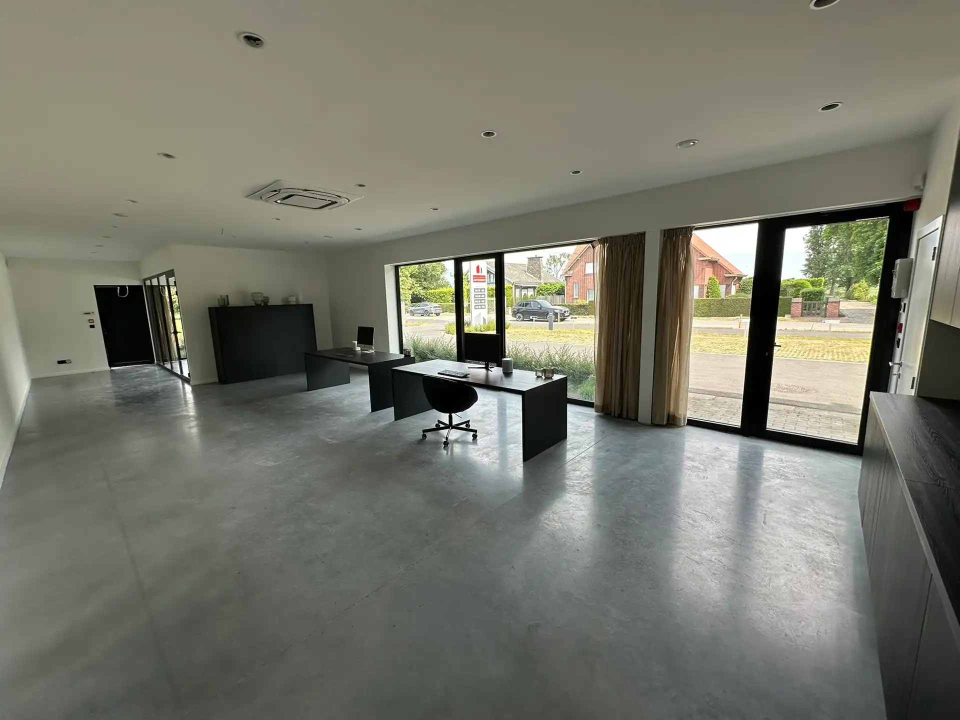 Gelijkvloers kantoor te huur in Stabroek foto 4